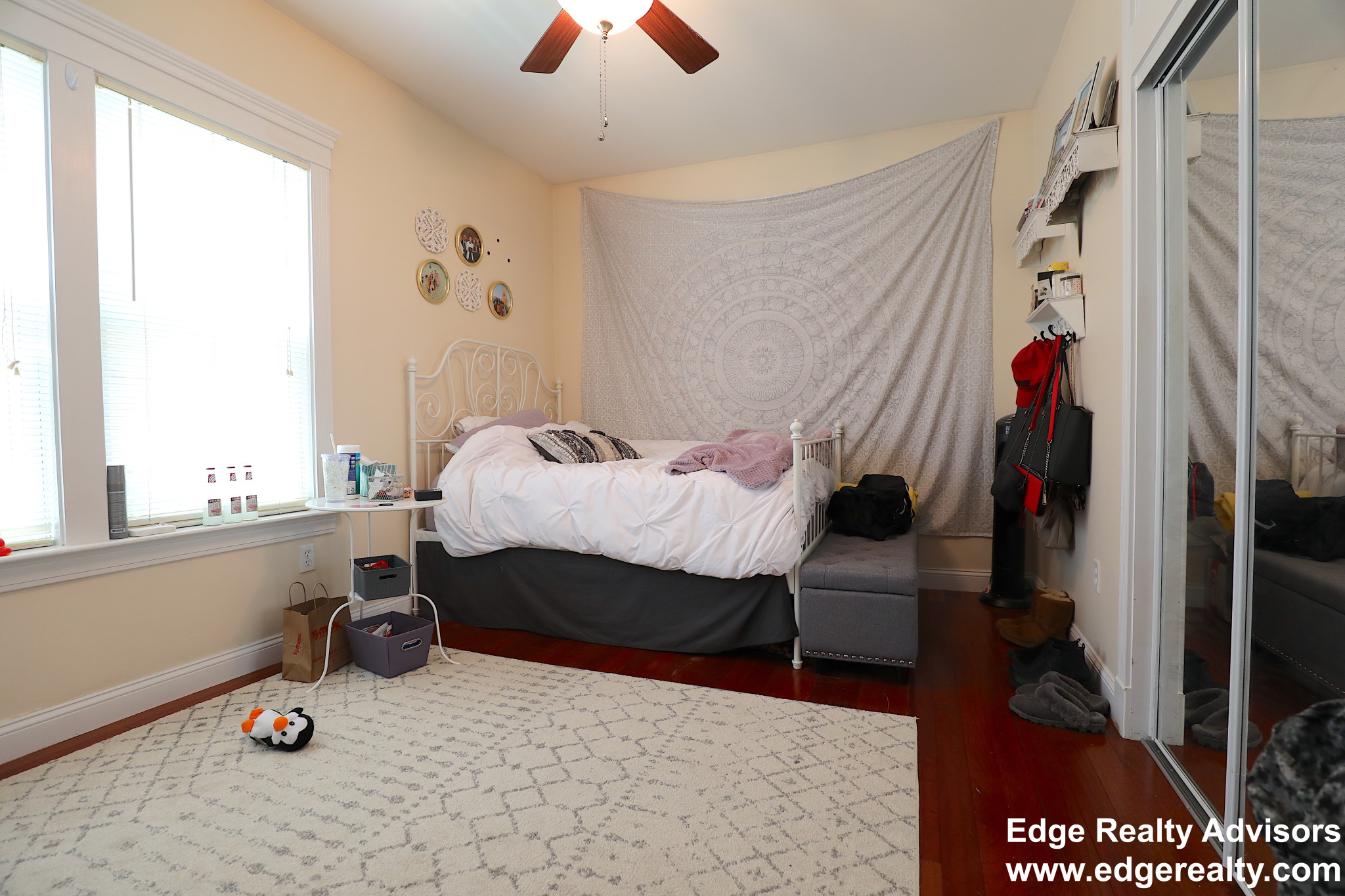 4 bed, 3 bath apartment for rent at 8 Delaware Pl Unit 1, Brighton — photo 5 of 14