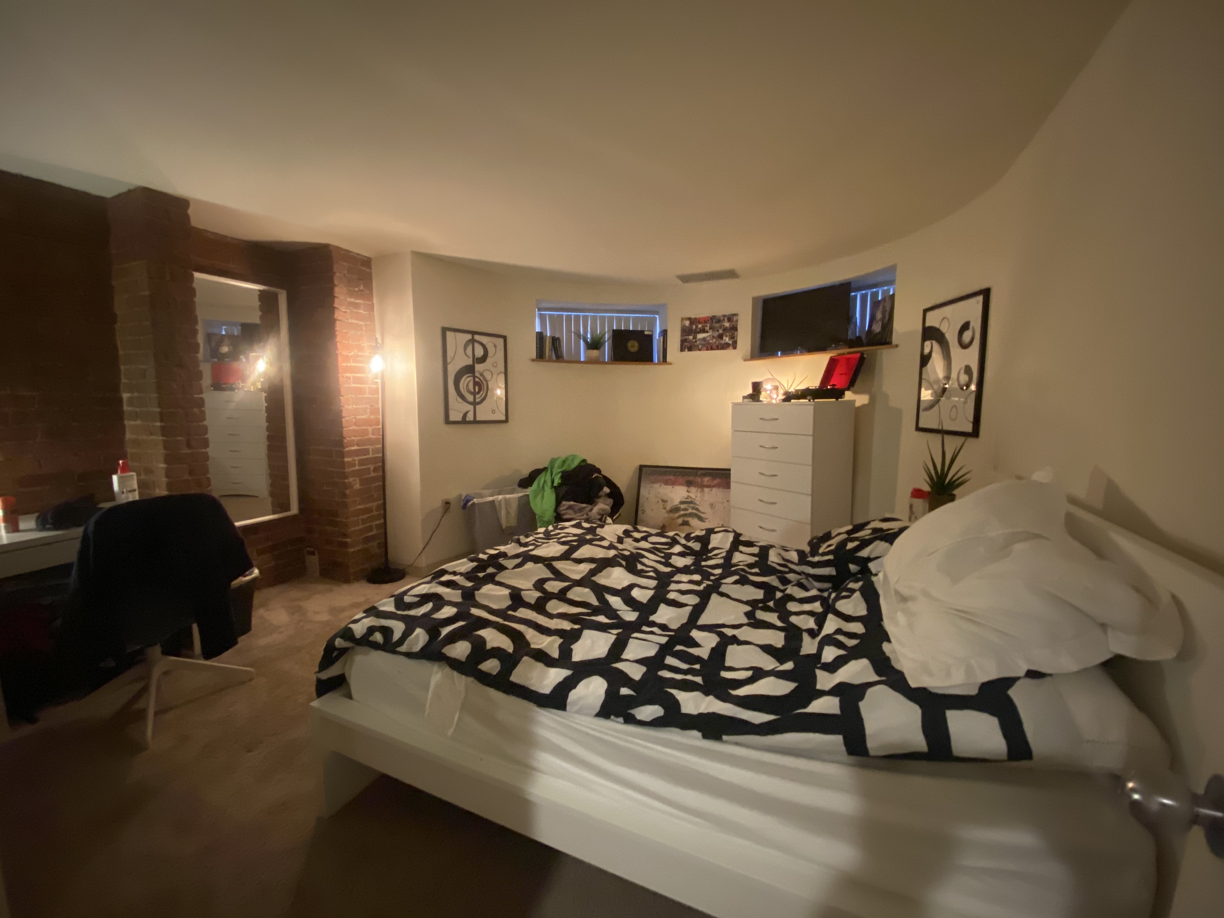 2 bed, 1.5 bath apartment for rent at 90 Gainsborough St Unit 101, Fenway — photo 11 of 15