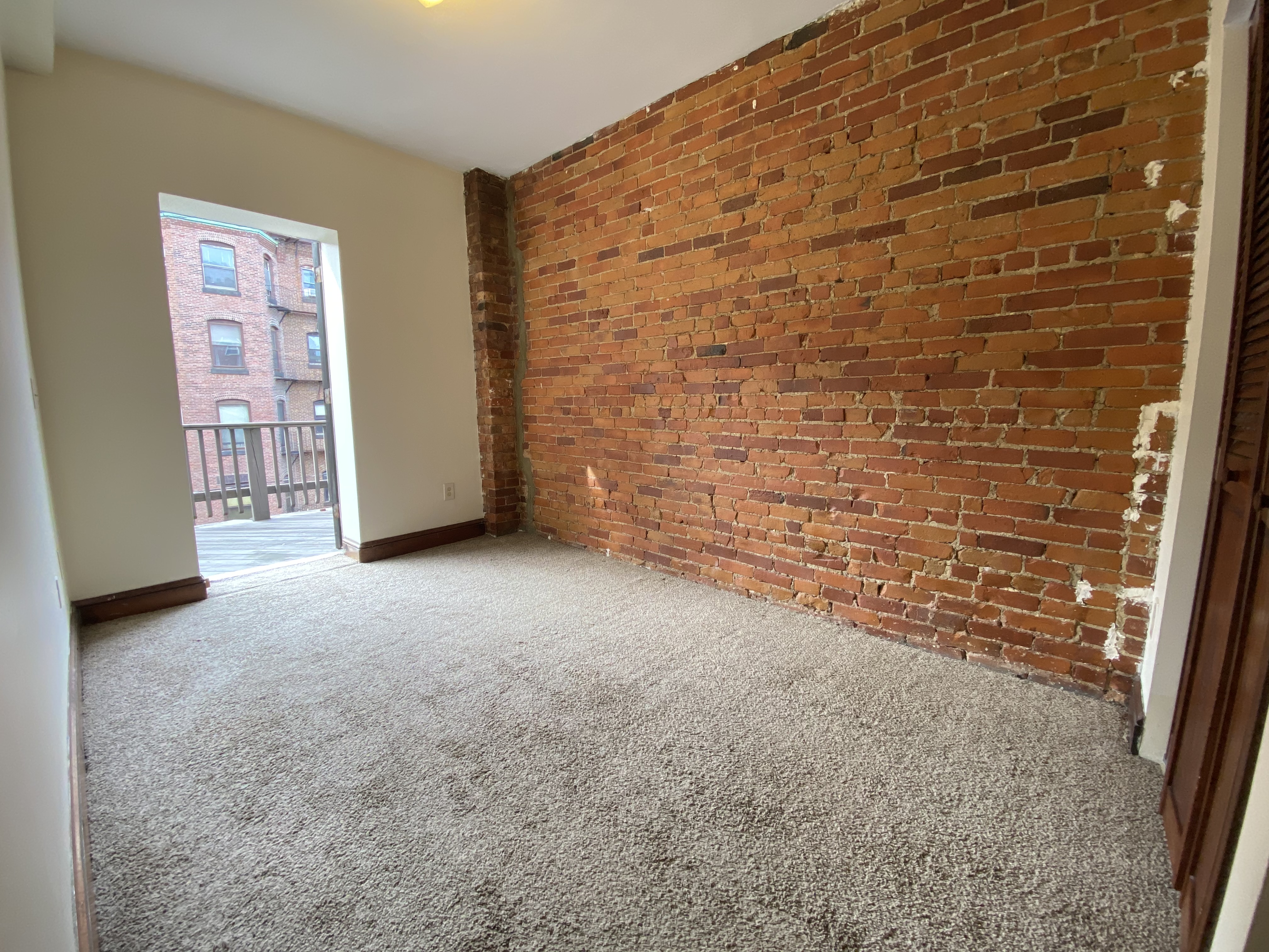 3 bed, 1 bath apartment for rent at 61 Hemenway St Unit 3, Fenway — photo 8 of 10