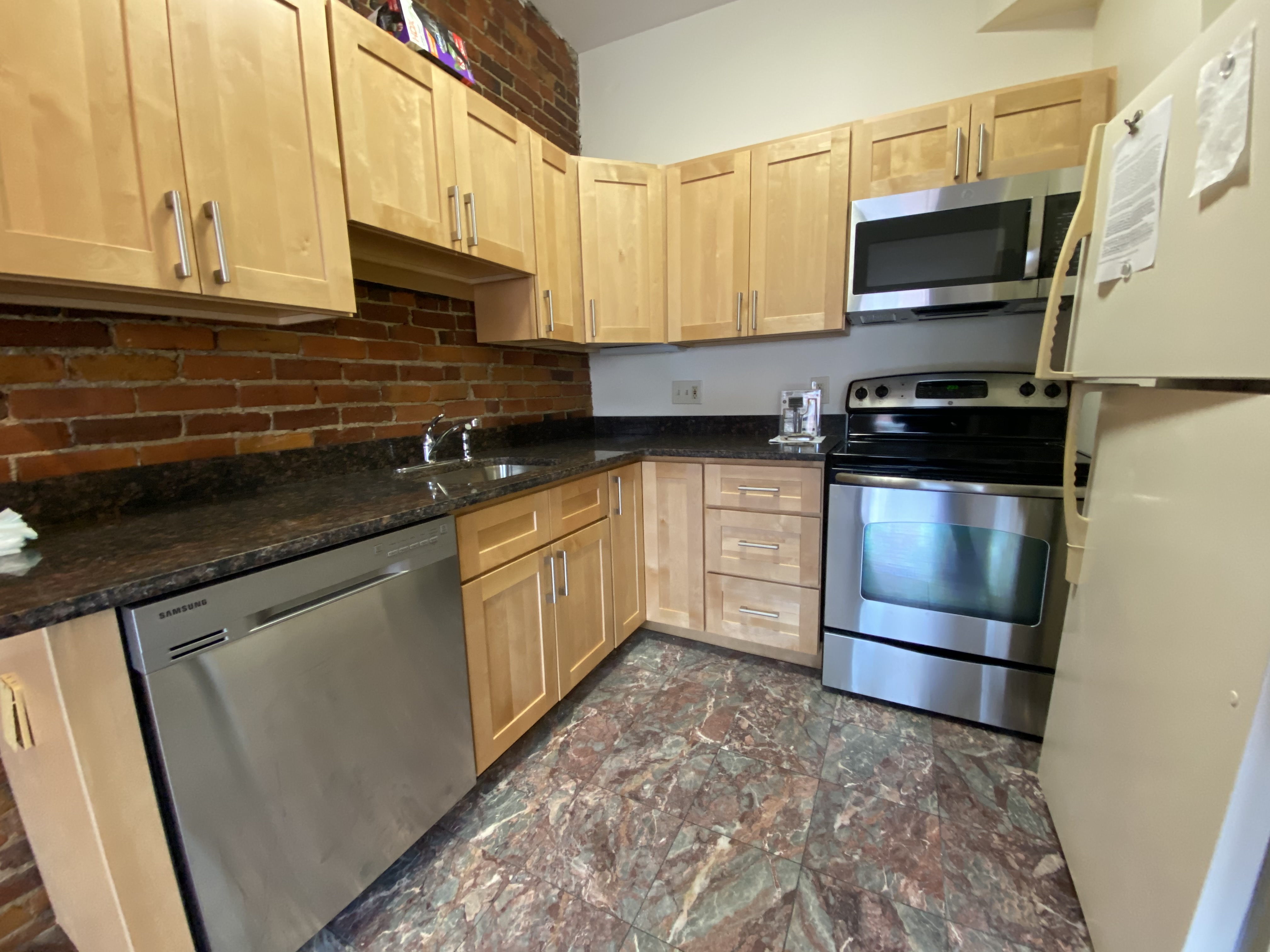 3 bed, 1 bath apartment for rent at 61 Hemenway St Unit 3, Fenway — photo 4 of 10