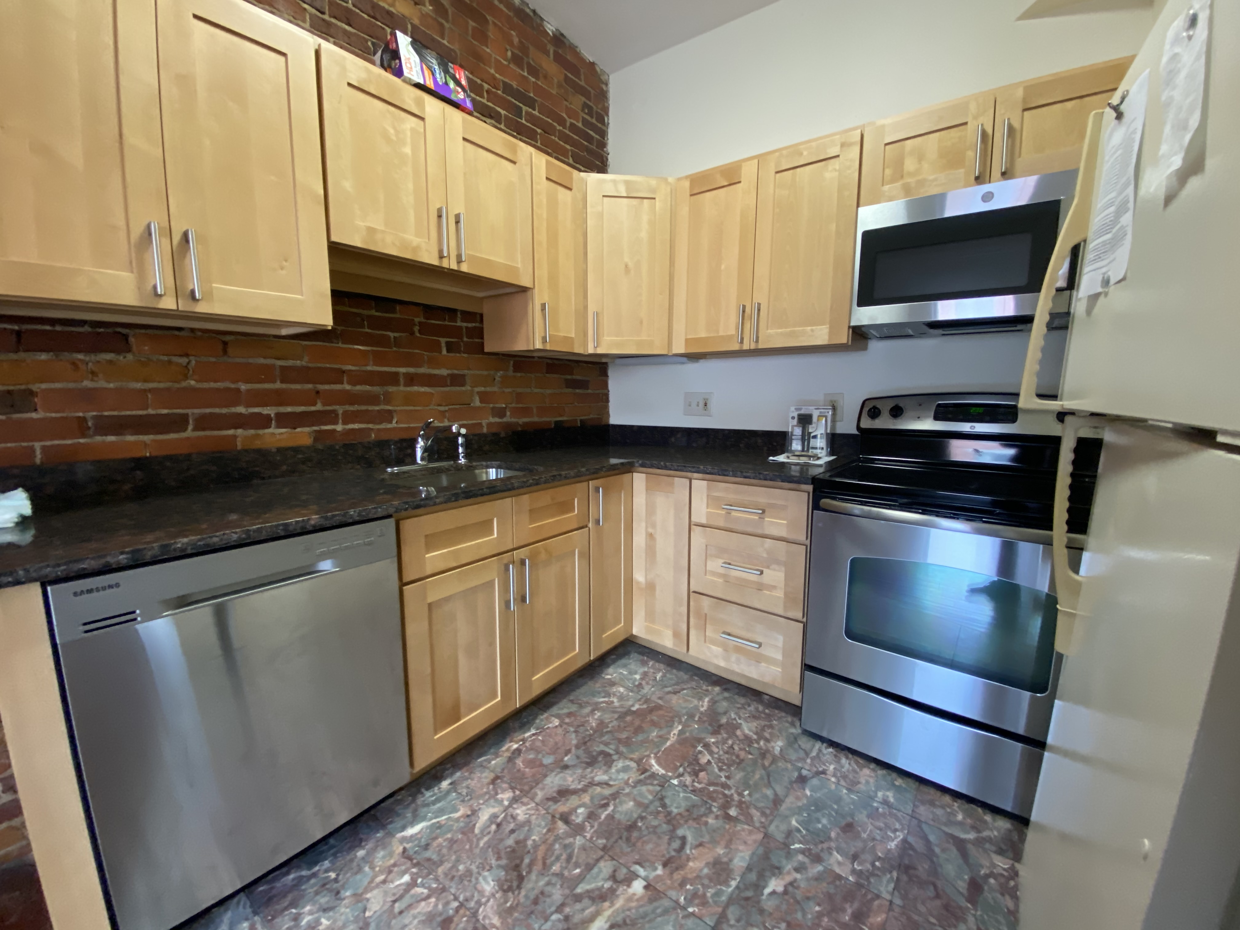 3 bed, 1 bath apartment for rent at 61 Hemenway St Unit 3, Fenway — photo 5 of 10