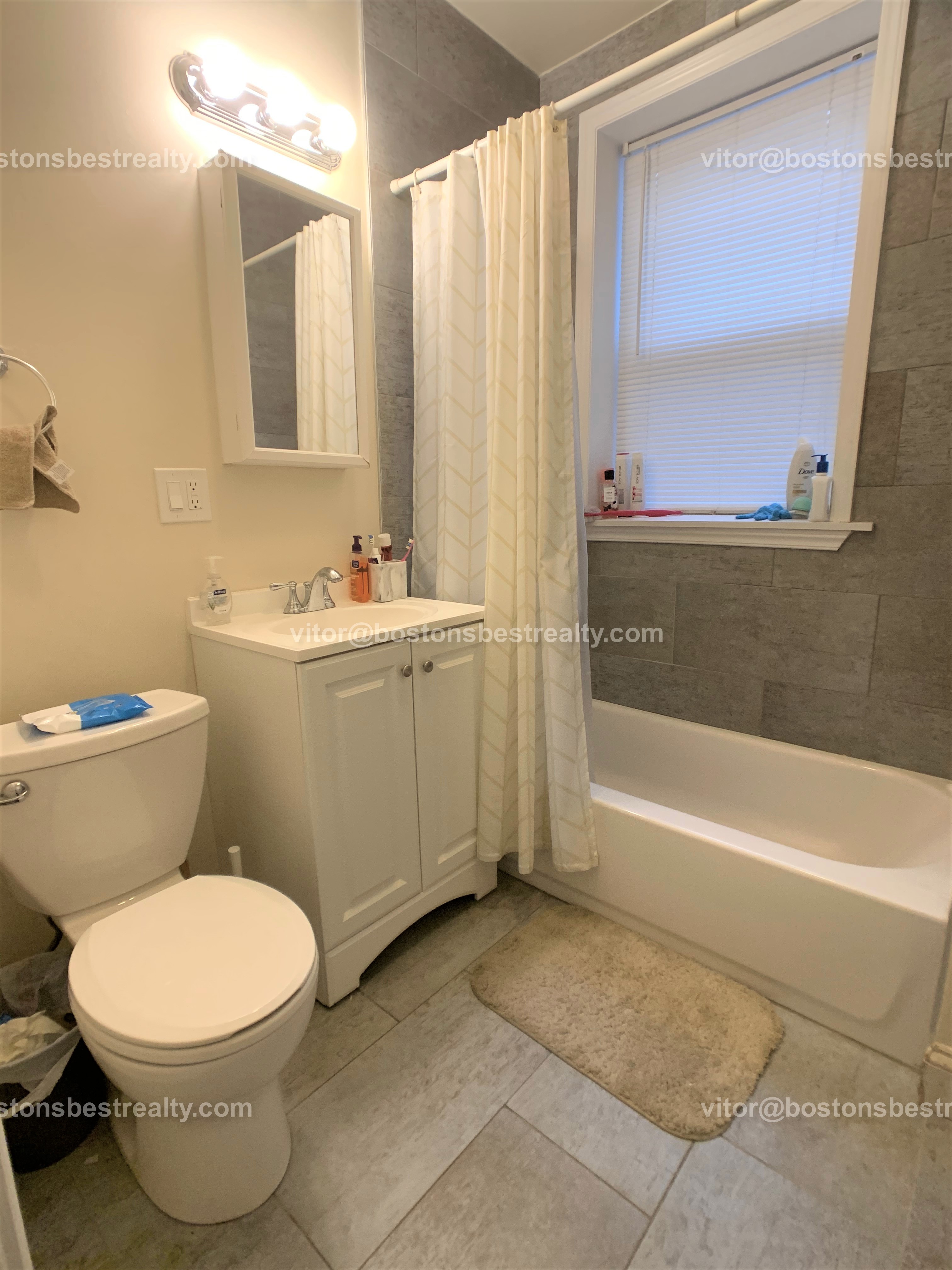 4 bed, 2 bath apartment for rent at 21 Chester St Unit 6, Allston — photo 5 of 15
