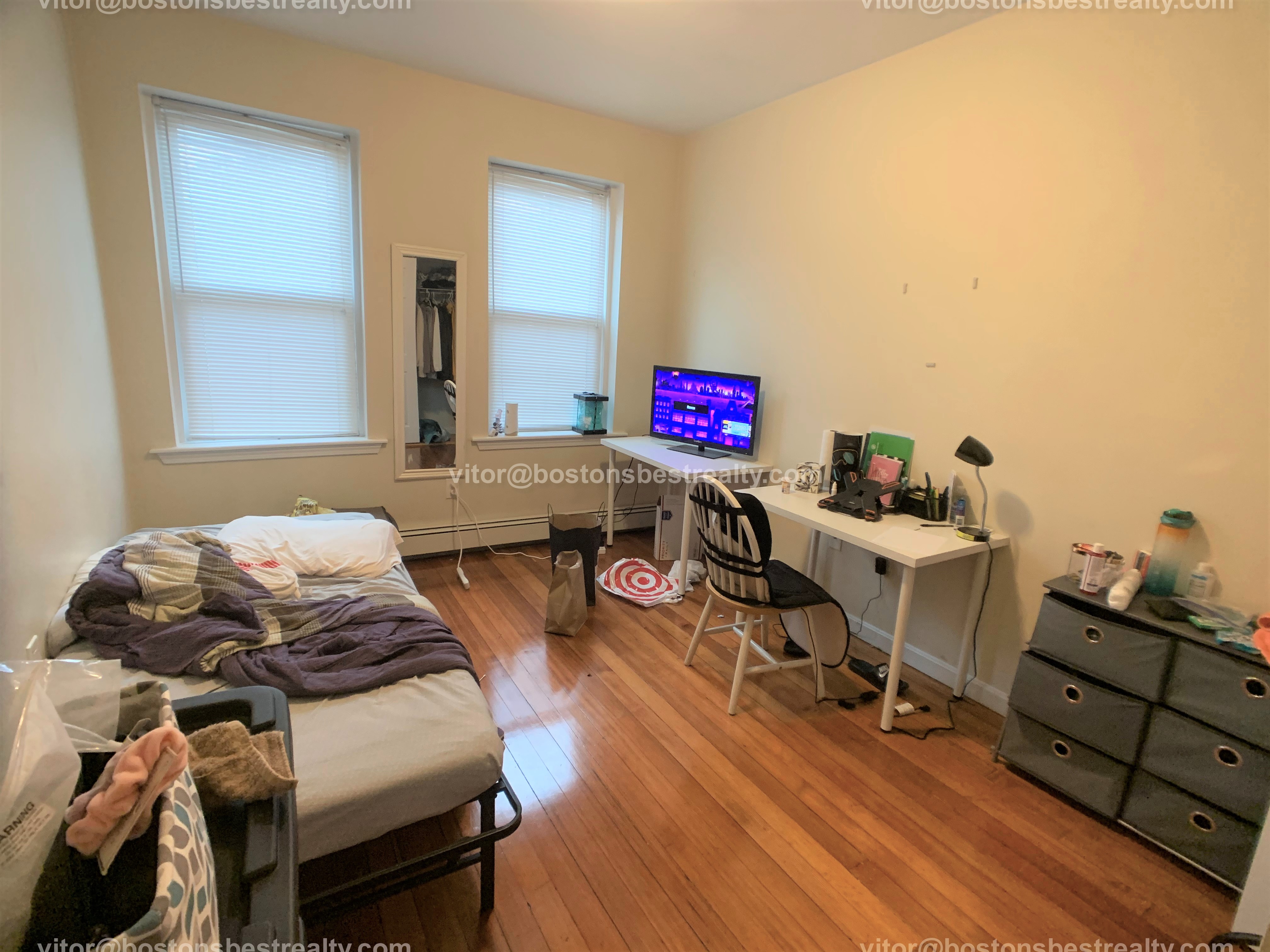 4 bed, 2 bath apartment for rent at 21 Chester St Unit 6, Allston — photo 13 of 15