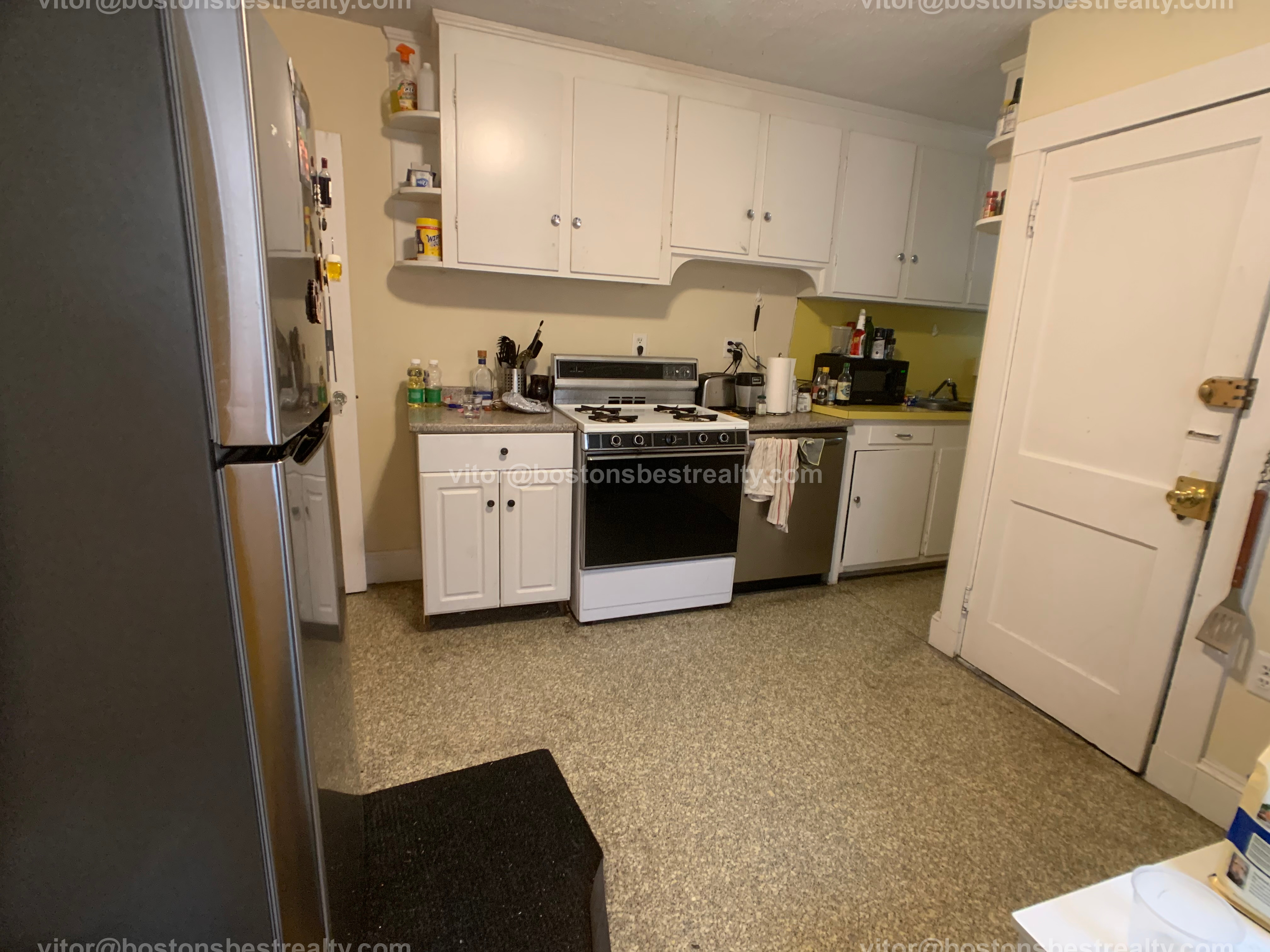 2 bed, 1 bath apartment for rent at 208 Freeman St Unit 1, Coolidge Corner — photo 5 of 32