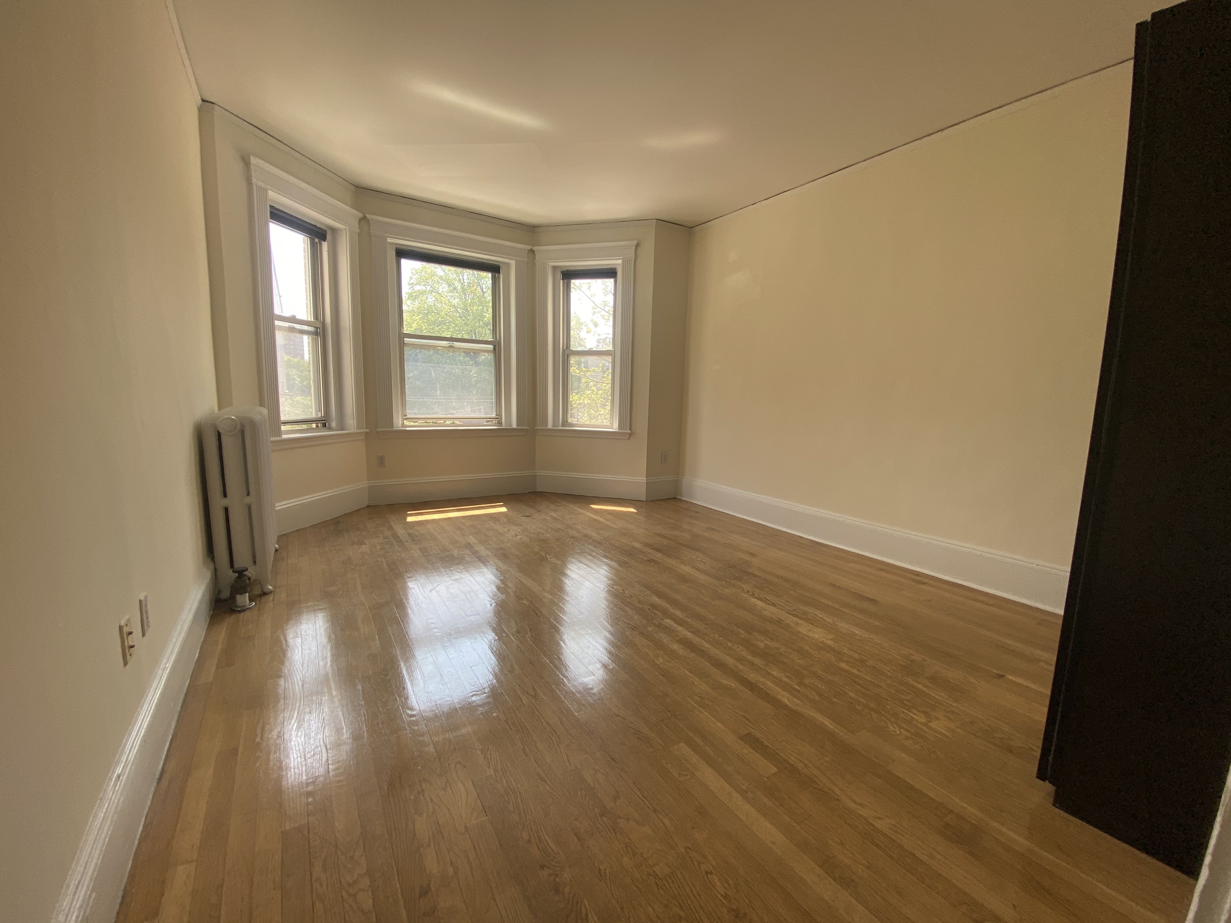 1 split bed, 1 bath apartment for rent at 331 Huntington Ave Unit 34, Fenway — photo 1 of 6