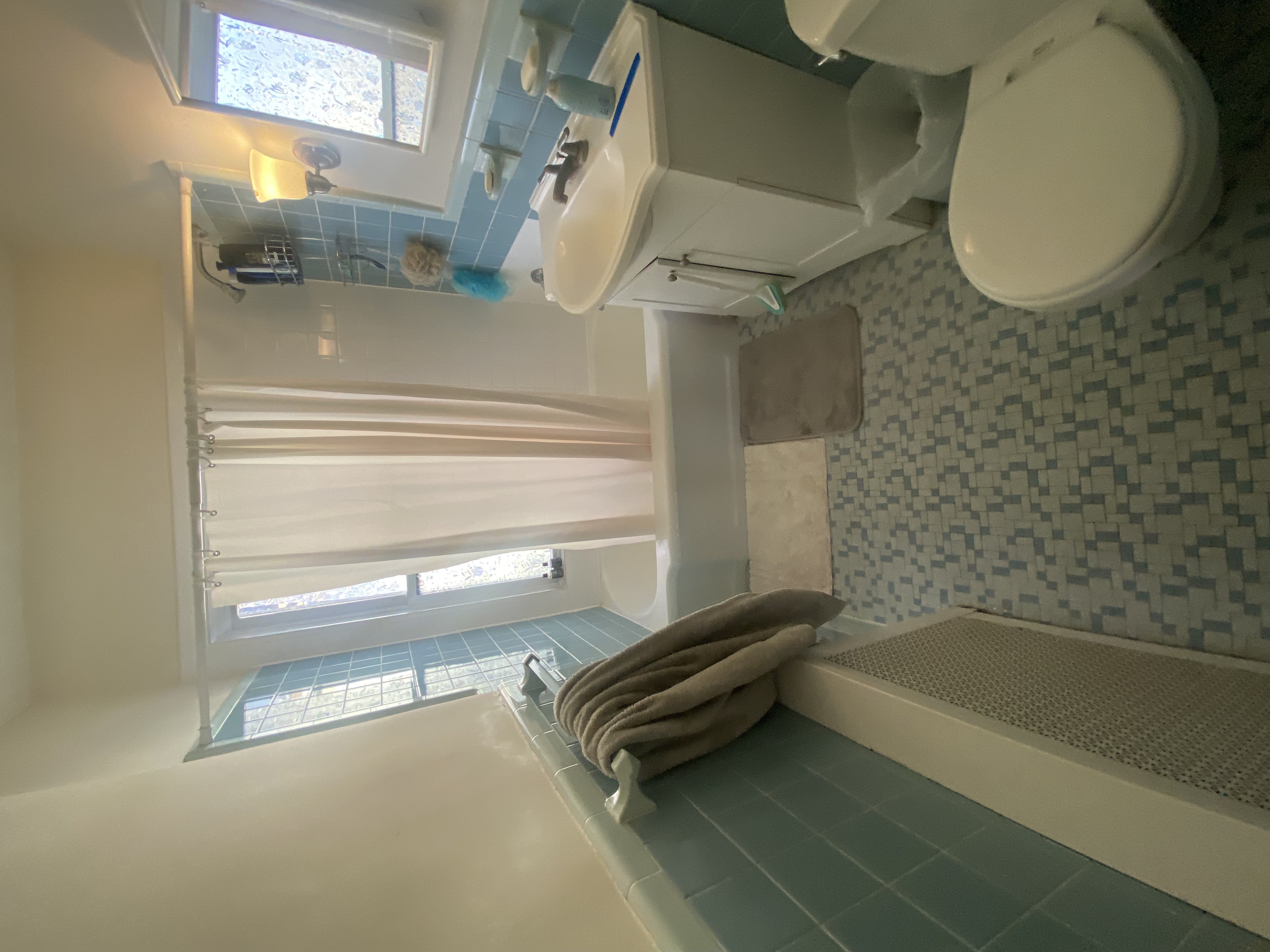 1 bed, 2 bath apartment for rent at 35 Parsons St Unit 1, Brighton — photo 2 of 14