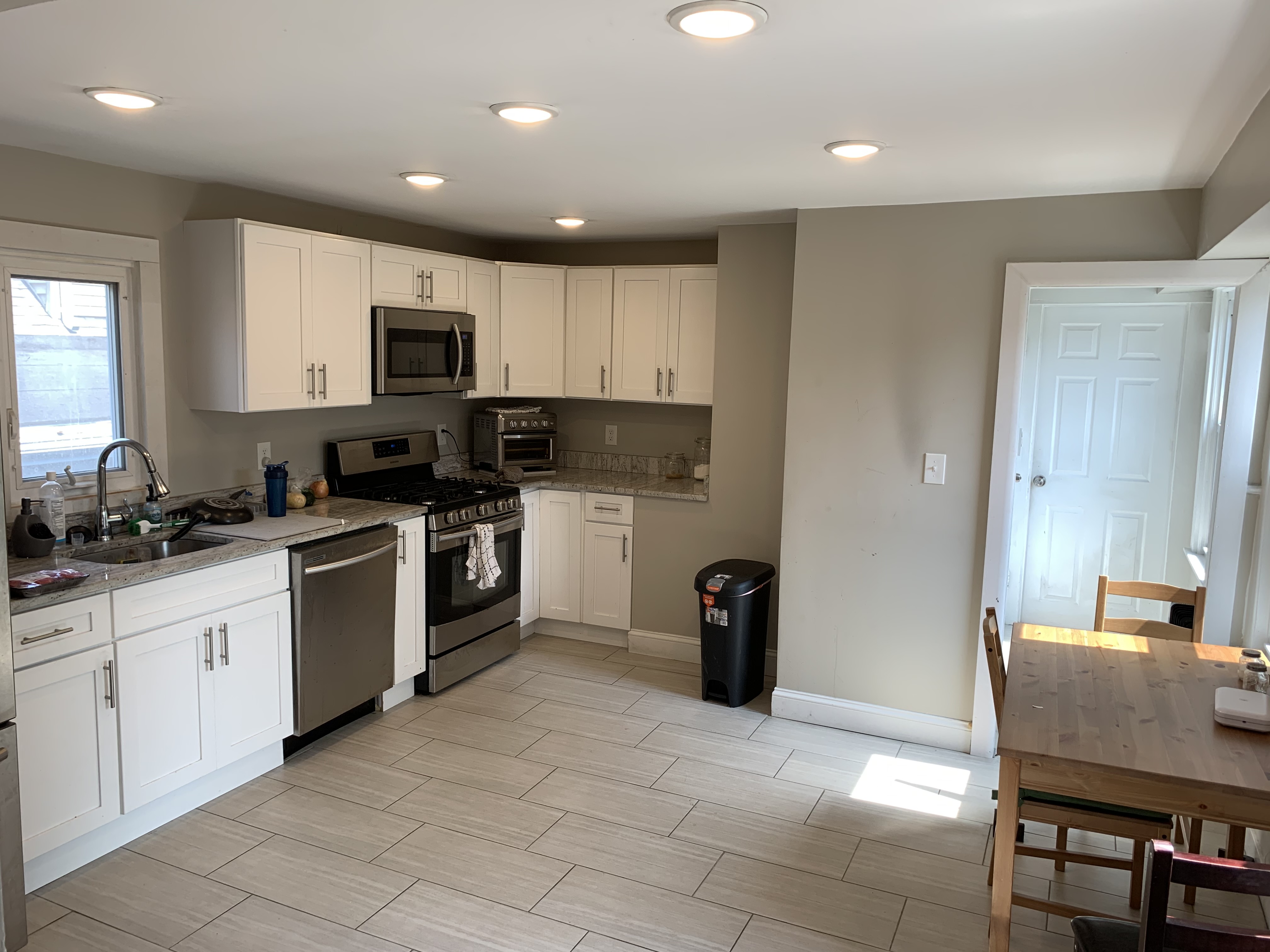 4 bed, 2 bath apartment for rent at 34 Sargent Ave Unit 2, Winter Hill — photo 1 of 22