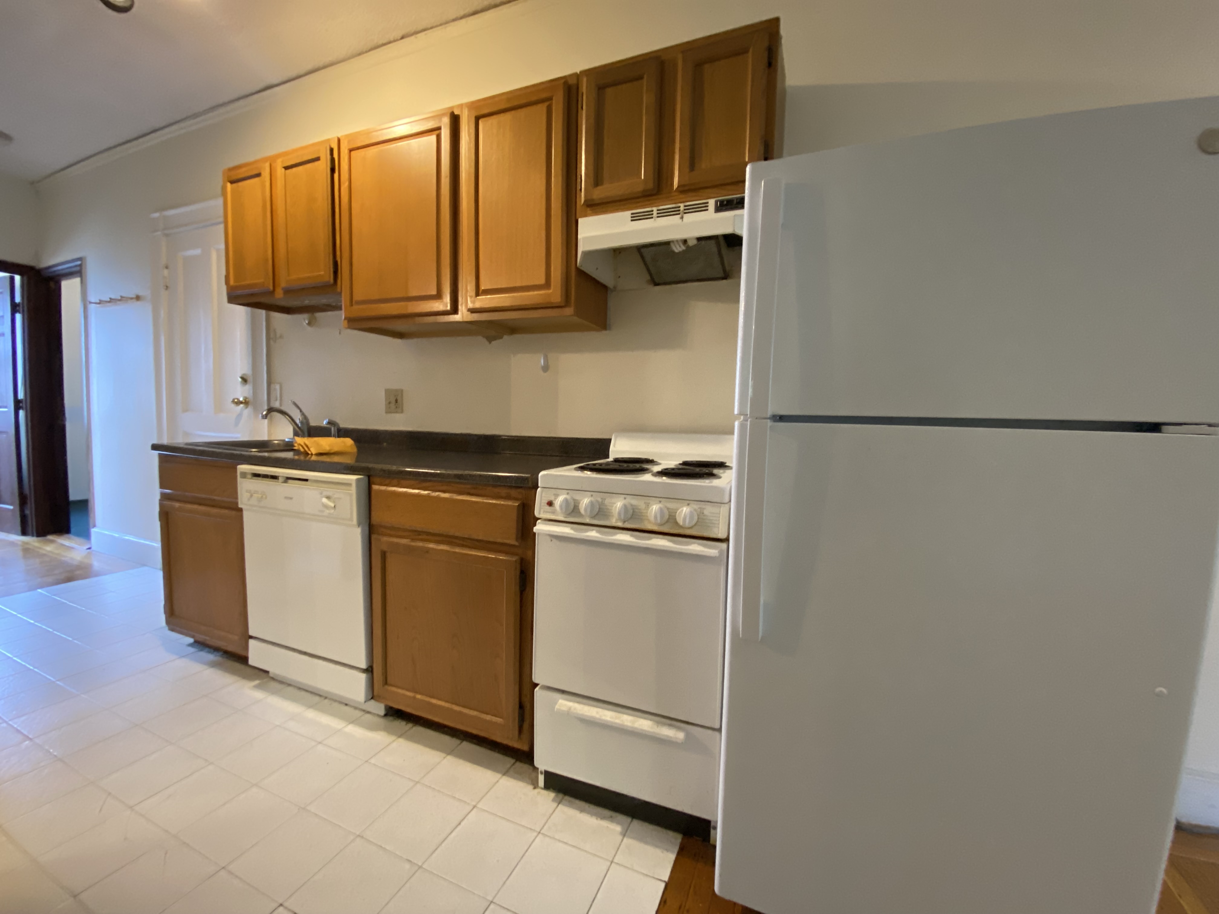 3 bed, 1 bath apartment for rent at 46 Saint Stephen St Unit 3, Fenway — photo 3 of 8