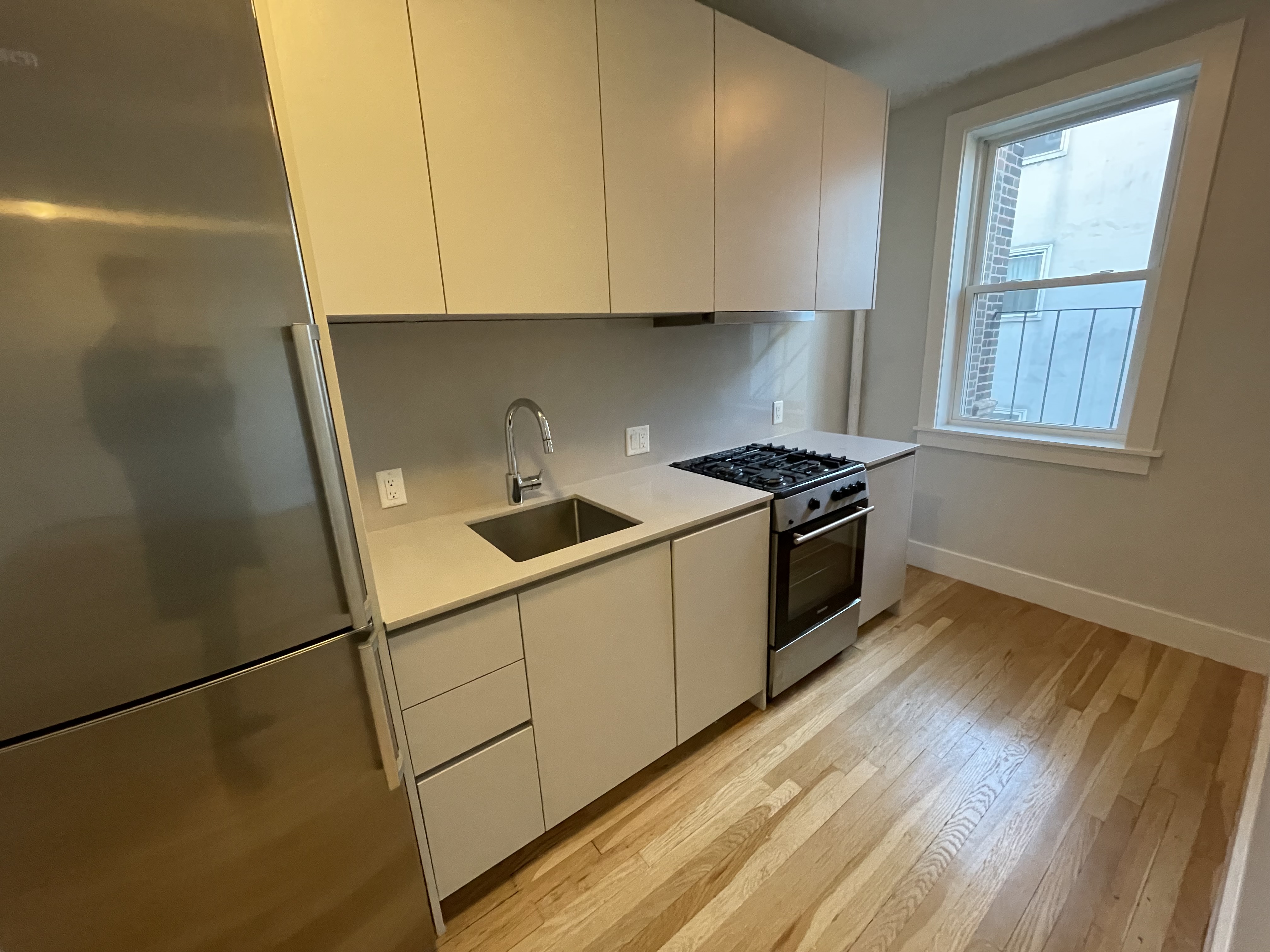 Studio bed, 1 bath apartment for rent at 136 Highland Ave Unit 12-CF, Winter Hill — photo 6 of 9