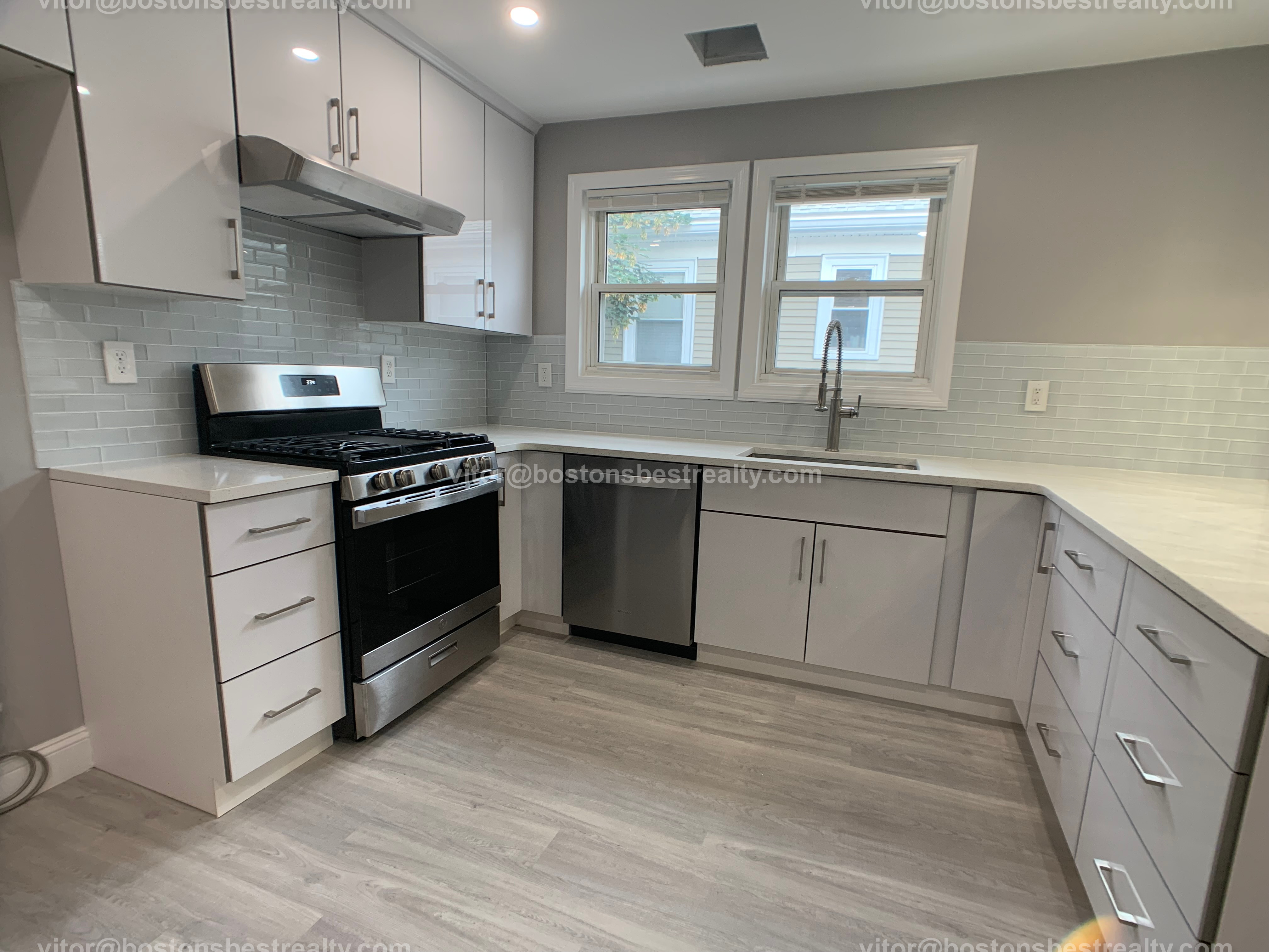 4 bed, 2 bath apartment for rent at 104 Nonantum St Unit 104, Brighton — photo 3 of 10