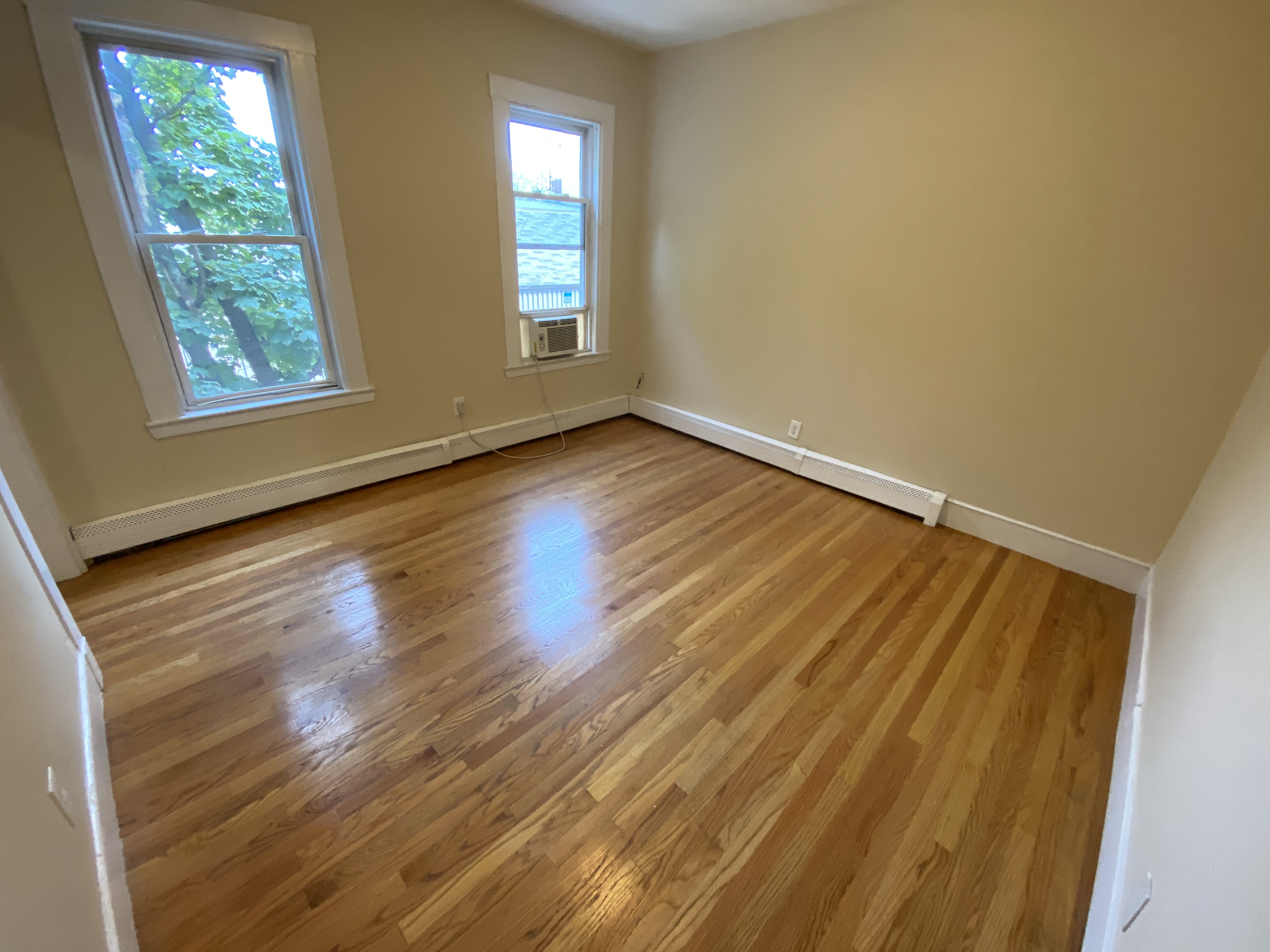 3 bed, 1 bath apartment for rent at 66 Middle St Unit 21, South Boston