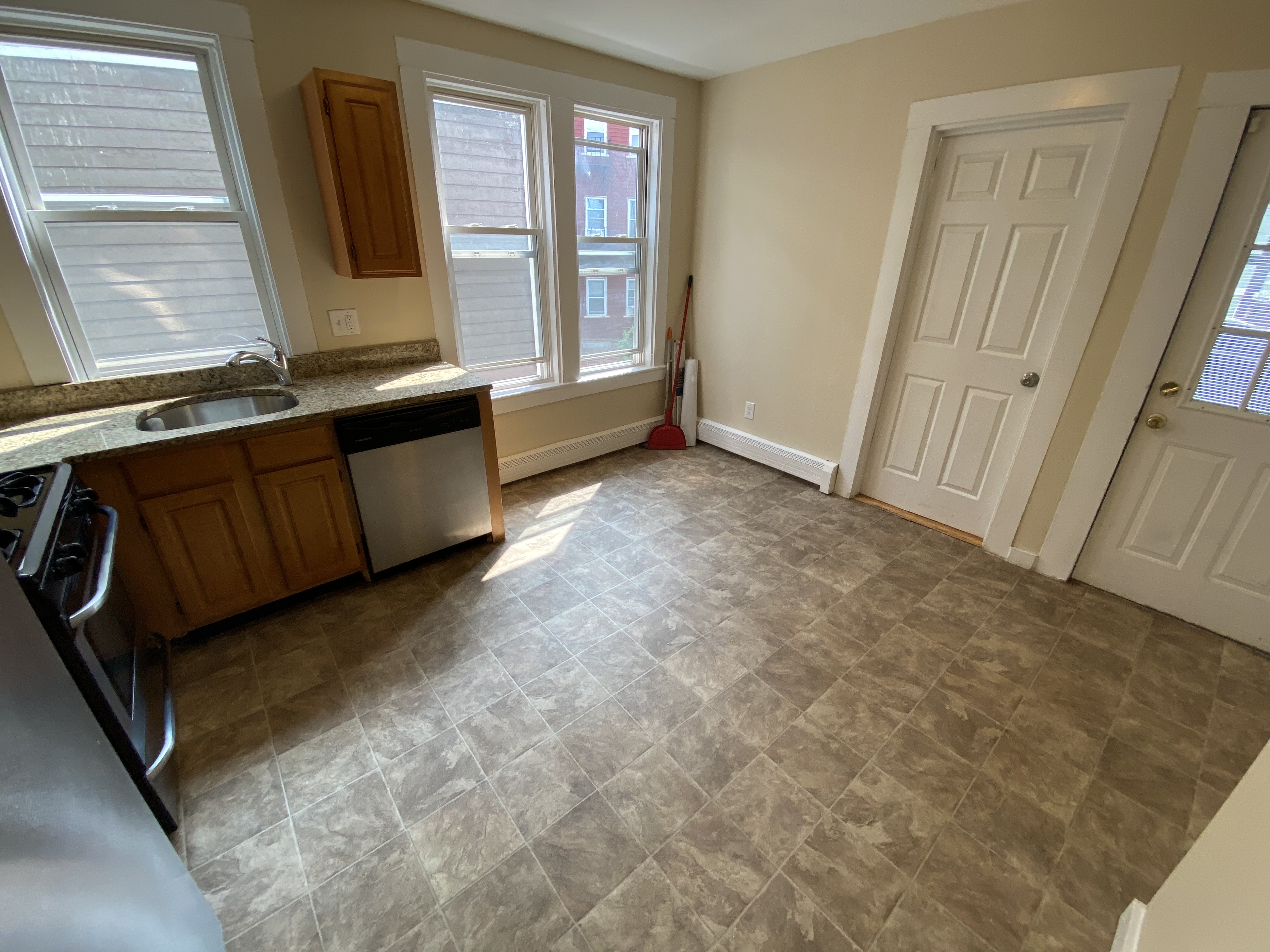 3 bed, 1 bath apartment for rent at 66 Middle St Unit 21, South Boston — photo 5 of 25