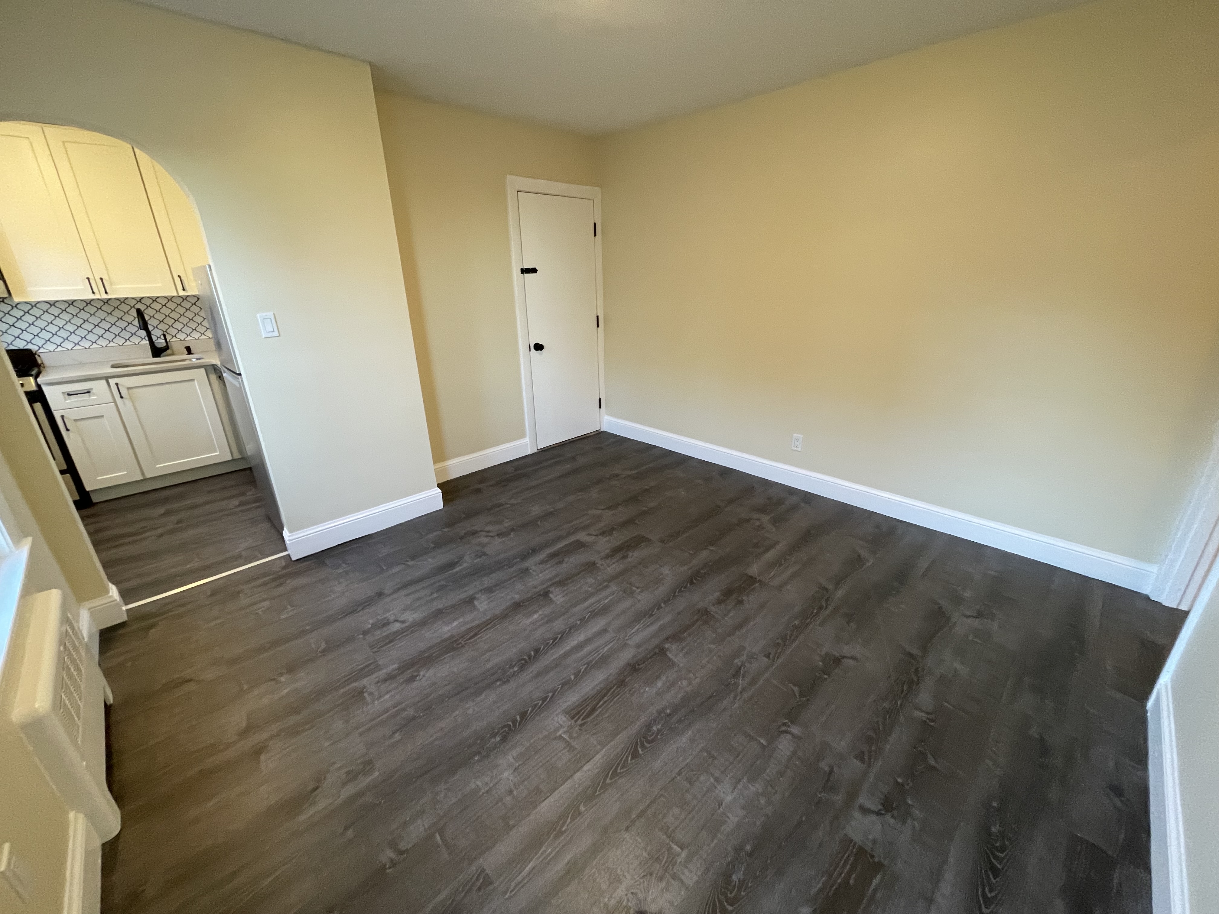 2 bed, 1 bath apartment for rent at 87 Winthrop Shore Dr Unit 22, Winthrop — photo 4 of 20