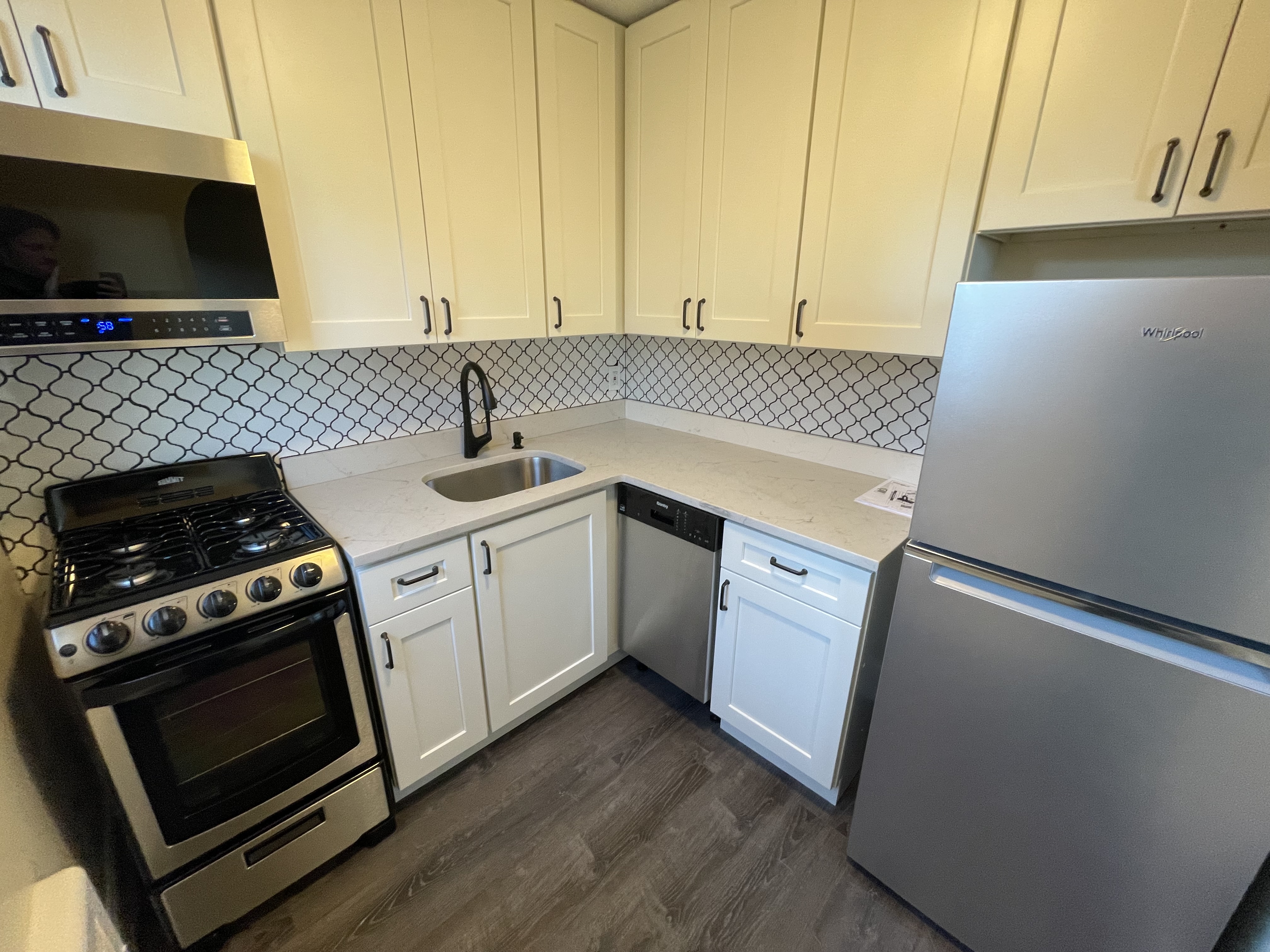 2 bed, 1 bath apartment for rent at 87 Winthrop Shore Dr Unit 22, Winthrop — photo 6 of 20