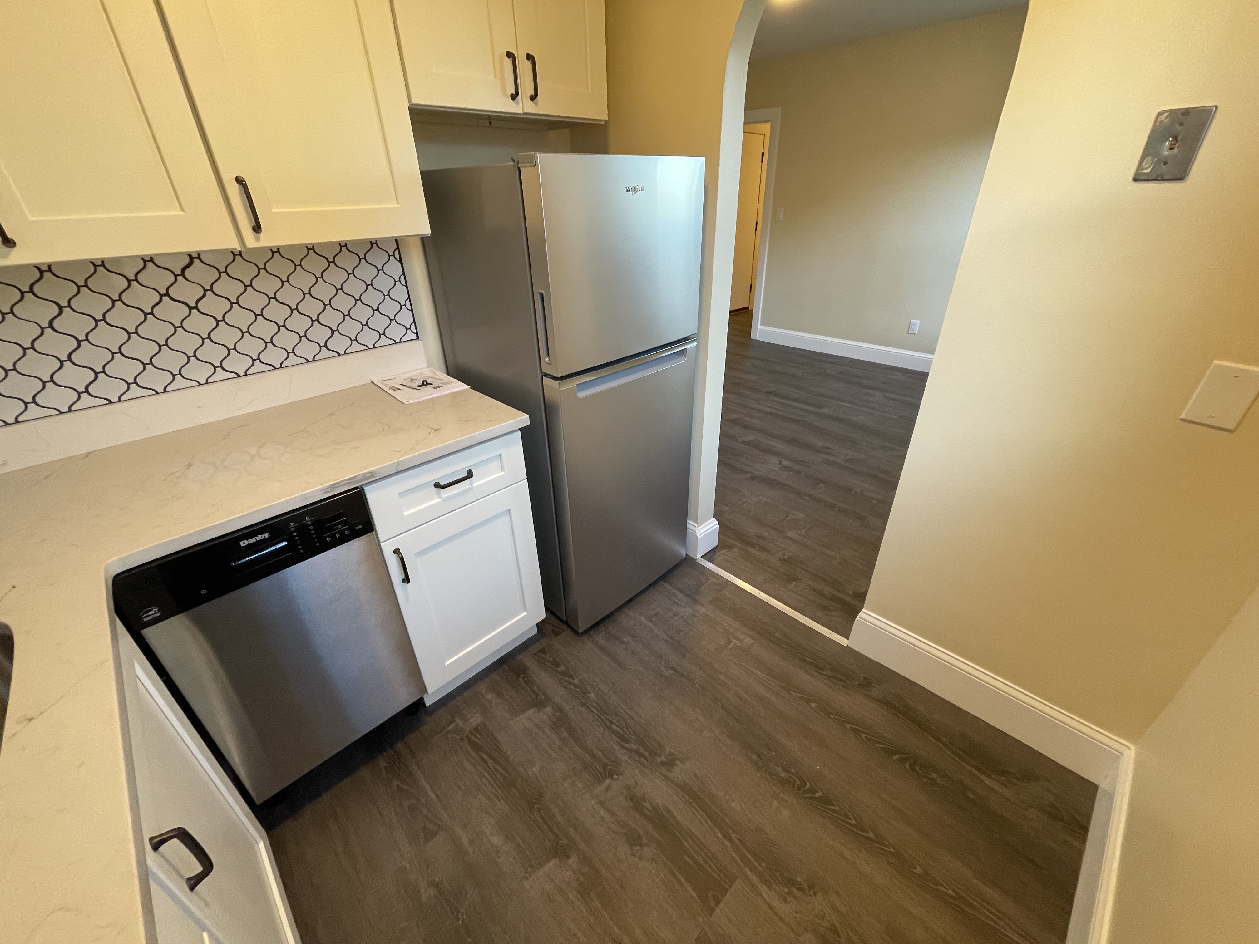 2 bed, 1 bath apartment for rent at 87 Winthrop Shore Dr Unit 22, Winthrop — photo 7 of 20