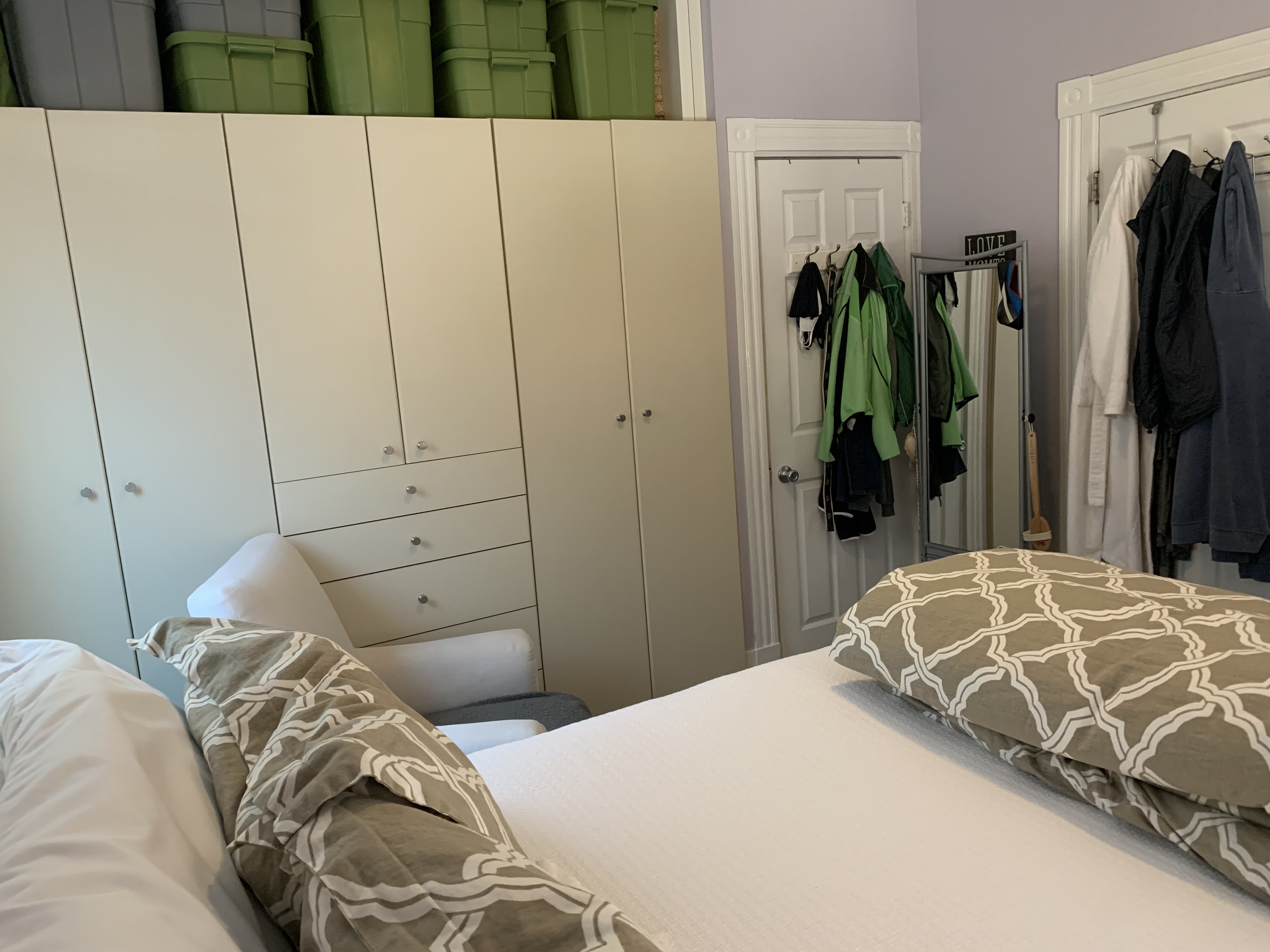 3 bed, 1 bath apartment for rent at 7 Leverett St Unit 2, Brookline Village — photo 8 of 12