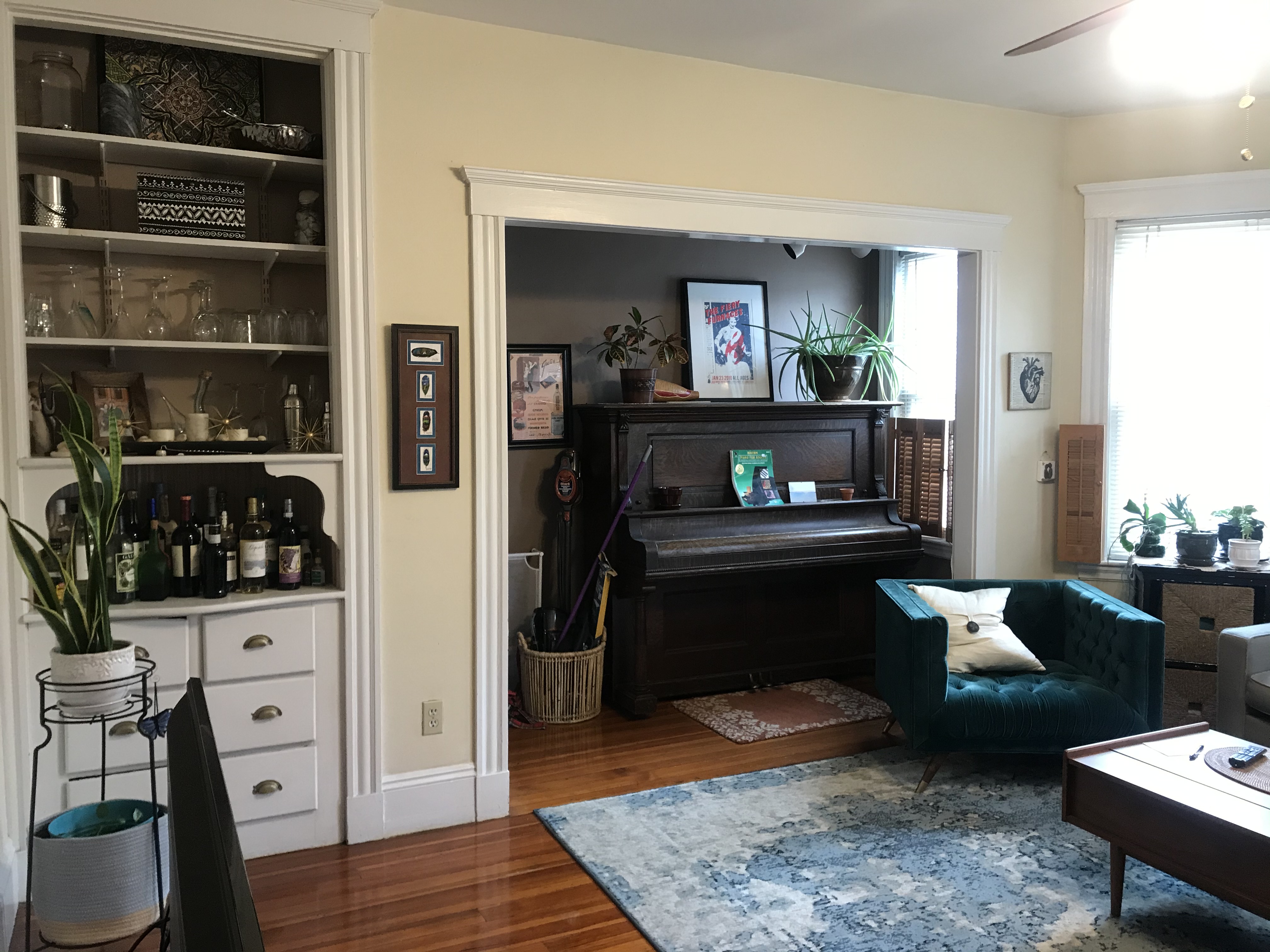 2 bed, 1 bath apartment for rent at 609 Centre Unit 1, Jamaica Plain — photo 1 of 17