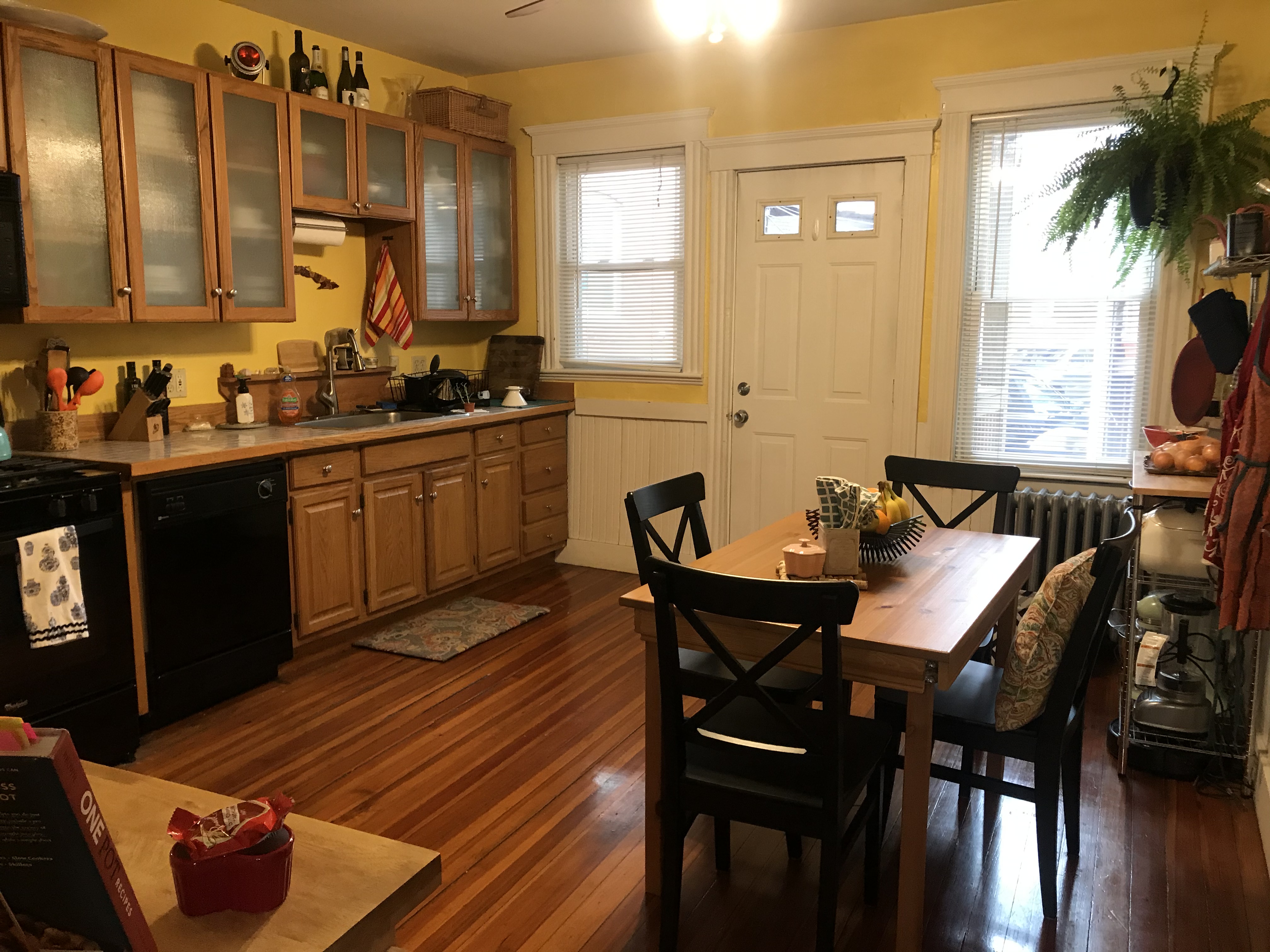 2 bed, 1 bath apartment for rent at 609 Centre Unit 1, Jamaica Plain — photo 6 of 17