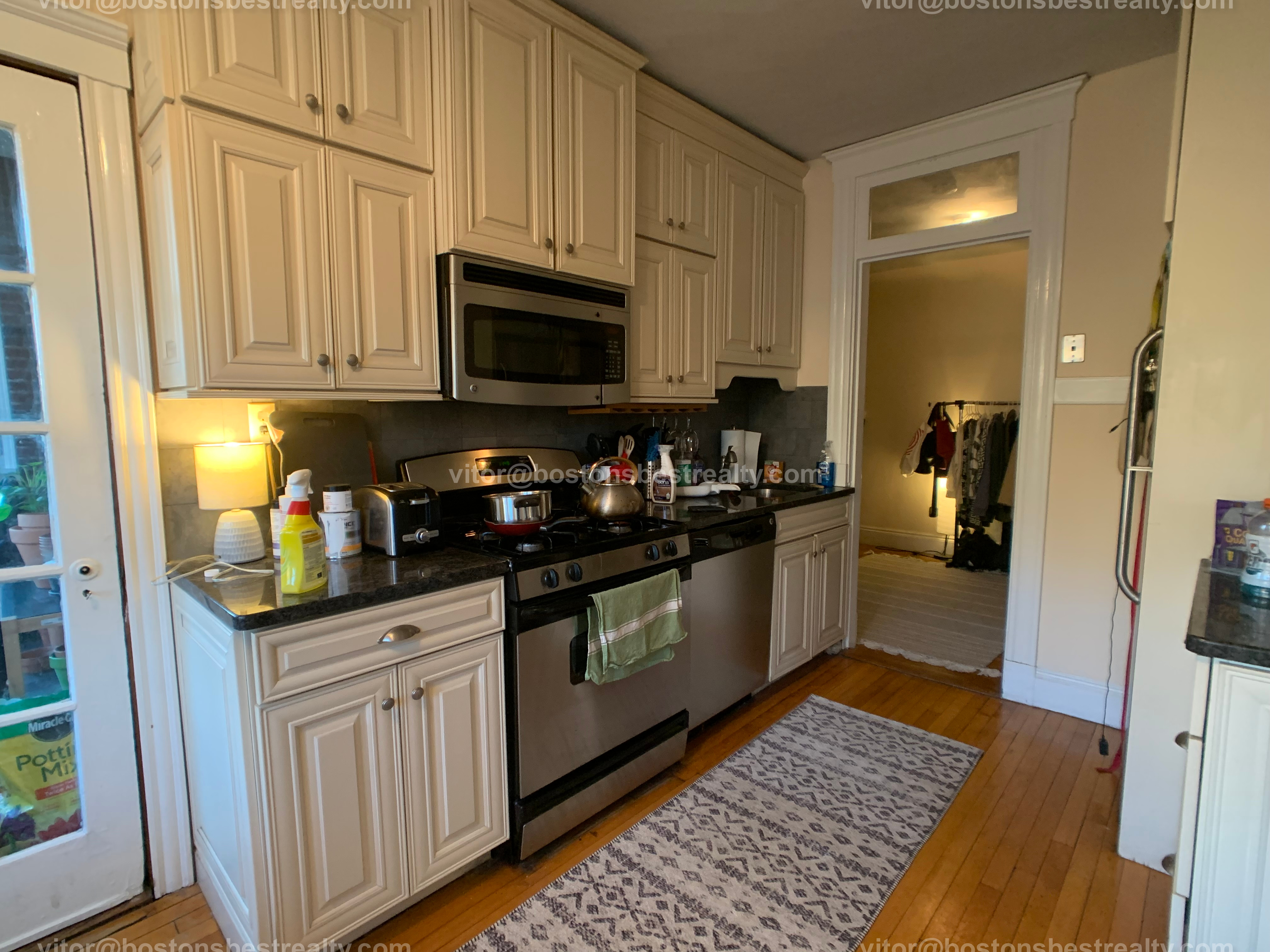 2 bed, 1 bath apartment for rent at 5 Vinal St Unit 10, Brighton