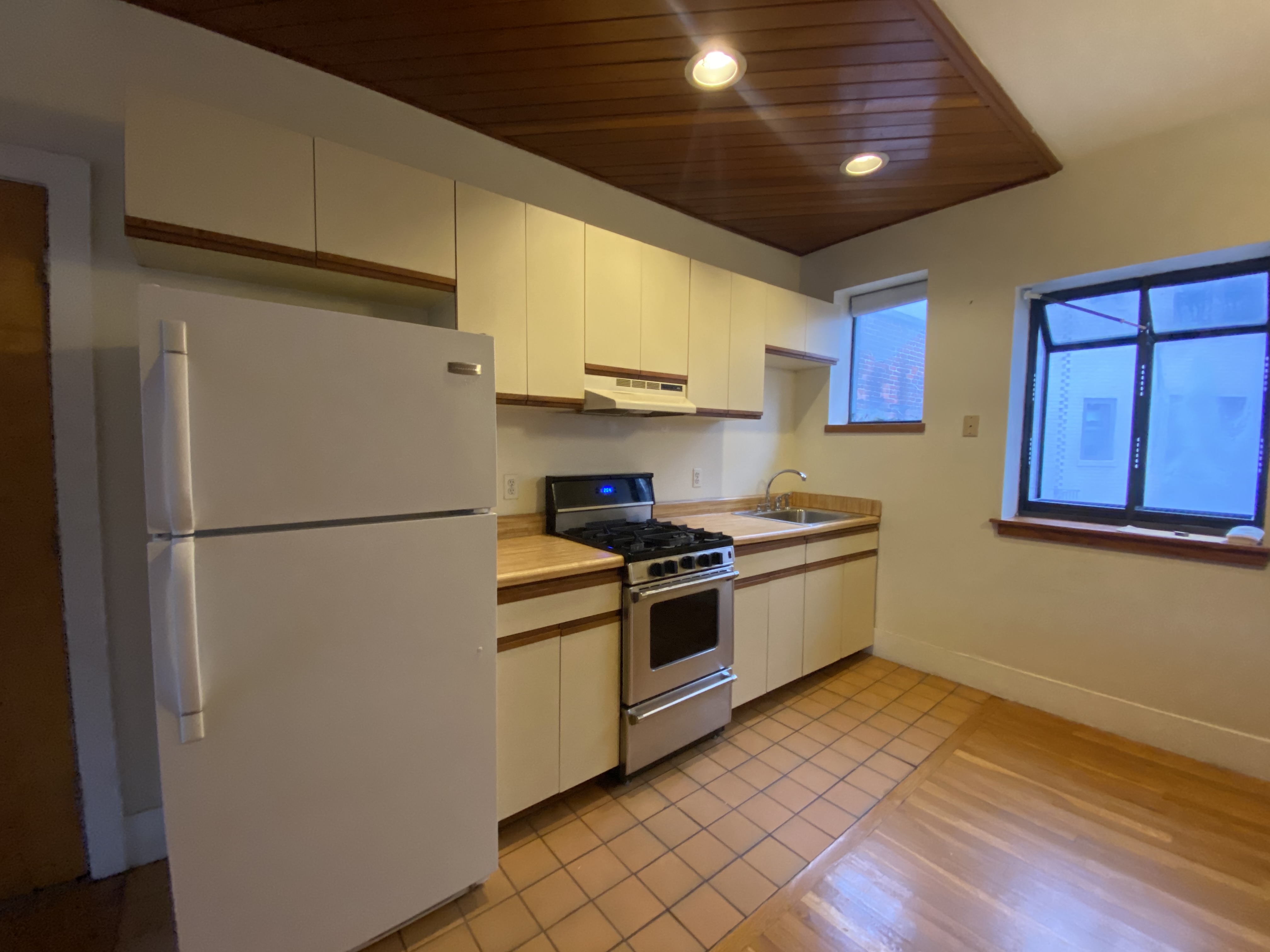 1 bed, 1 bath apartment for rent at 210 Hemenway St Unit 3C, Fenway — photo 3 of 5