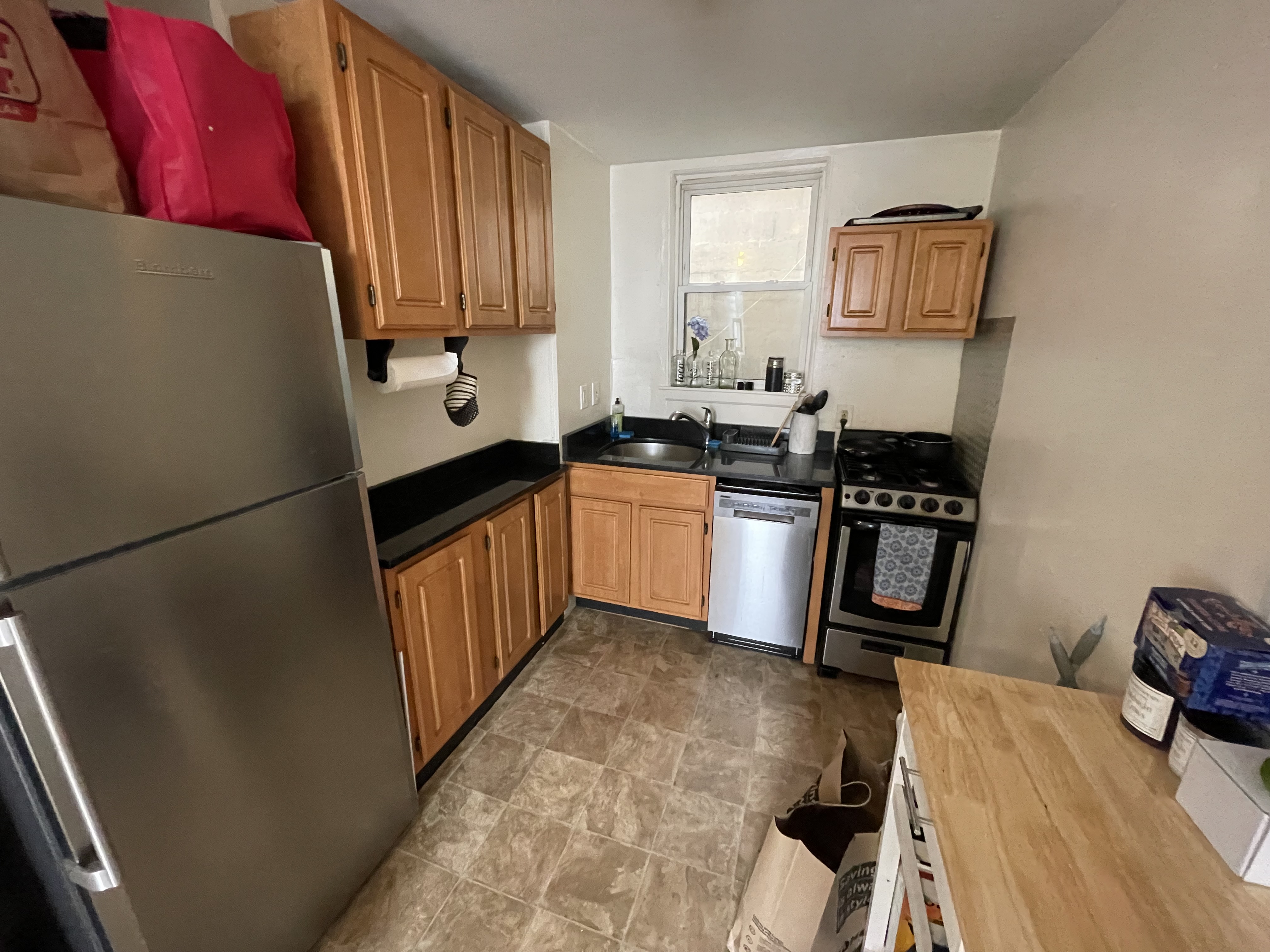 2 bed, 1 bath apartment for rent at 218 West 8th St Unit 2-CF, South Boston — photo 3 of 12