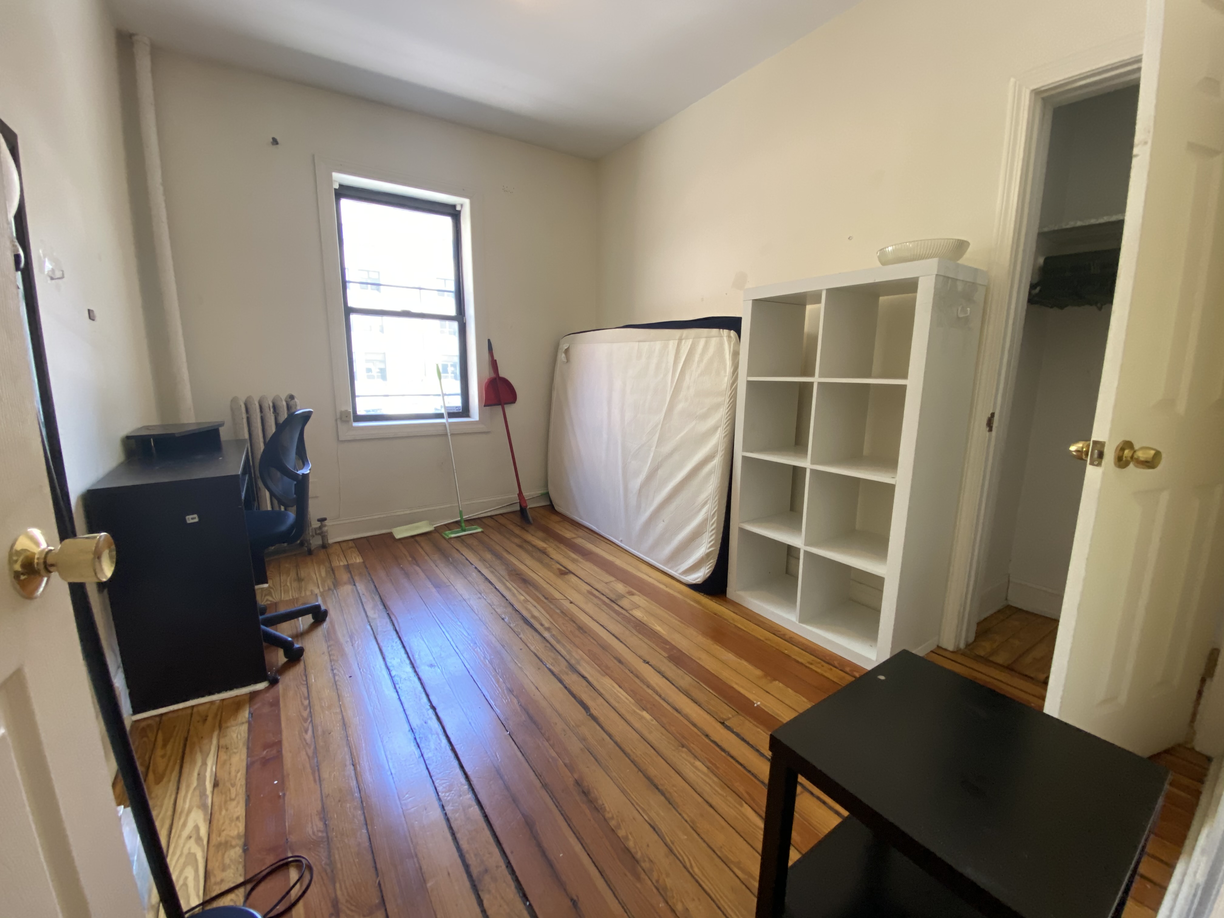 1 split bed, 1 bath apartment for rent at 63 Burbank St Unit 2, Fenway — photo 2 of 3