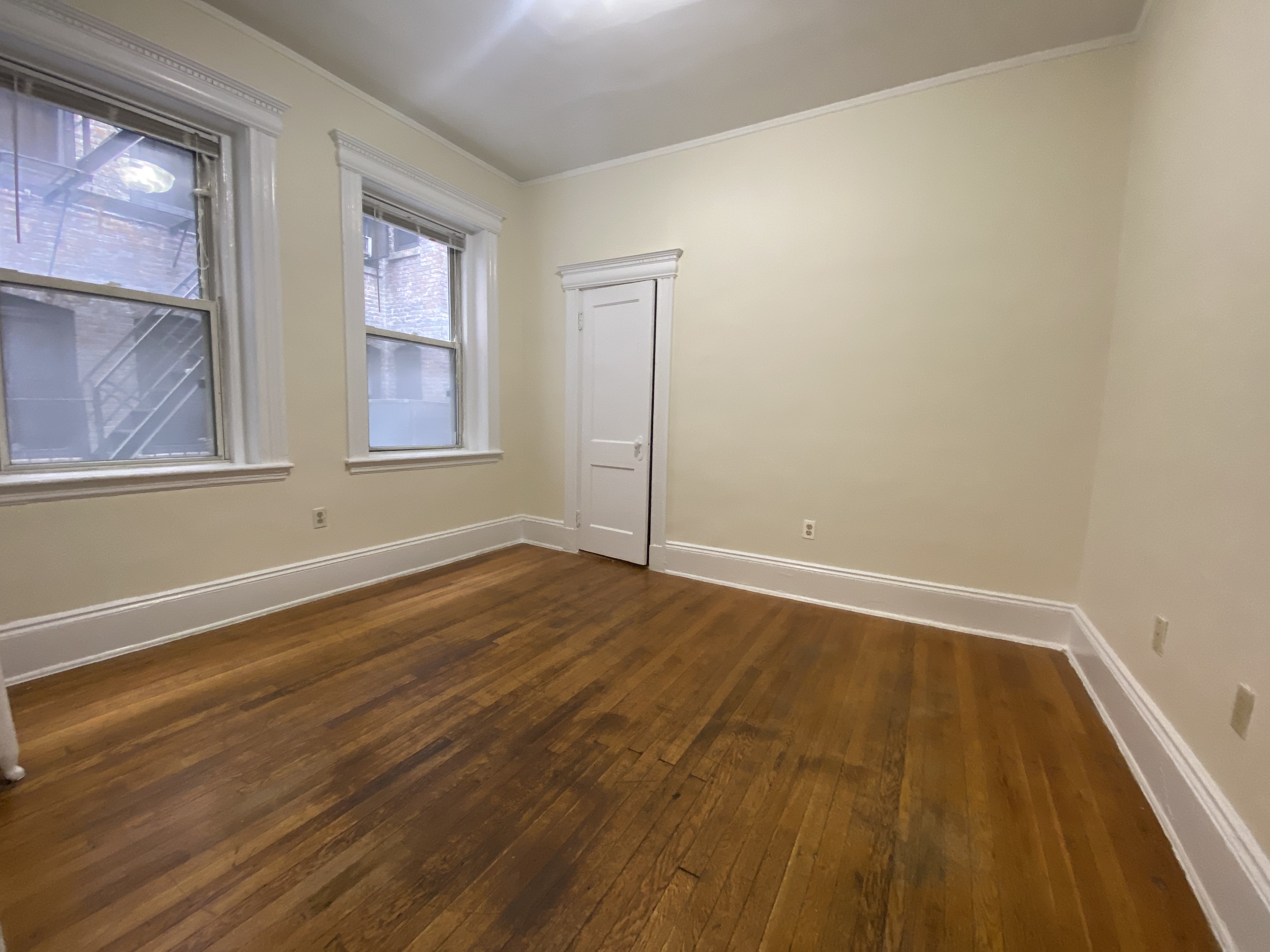 2 split bed, 1 bath apartment for rent at 327 Huntington Ave Unit 7, Fenway — photo 4 of 4