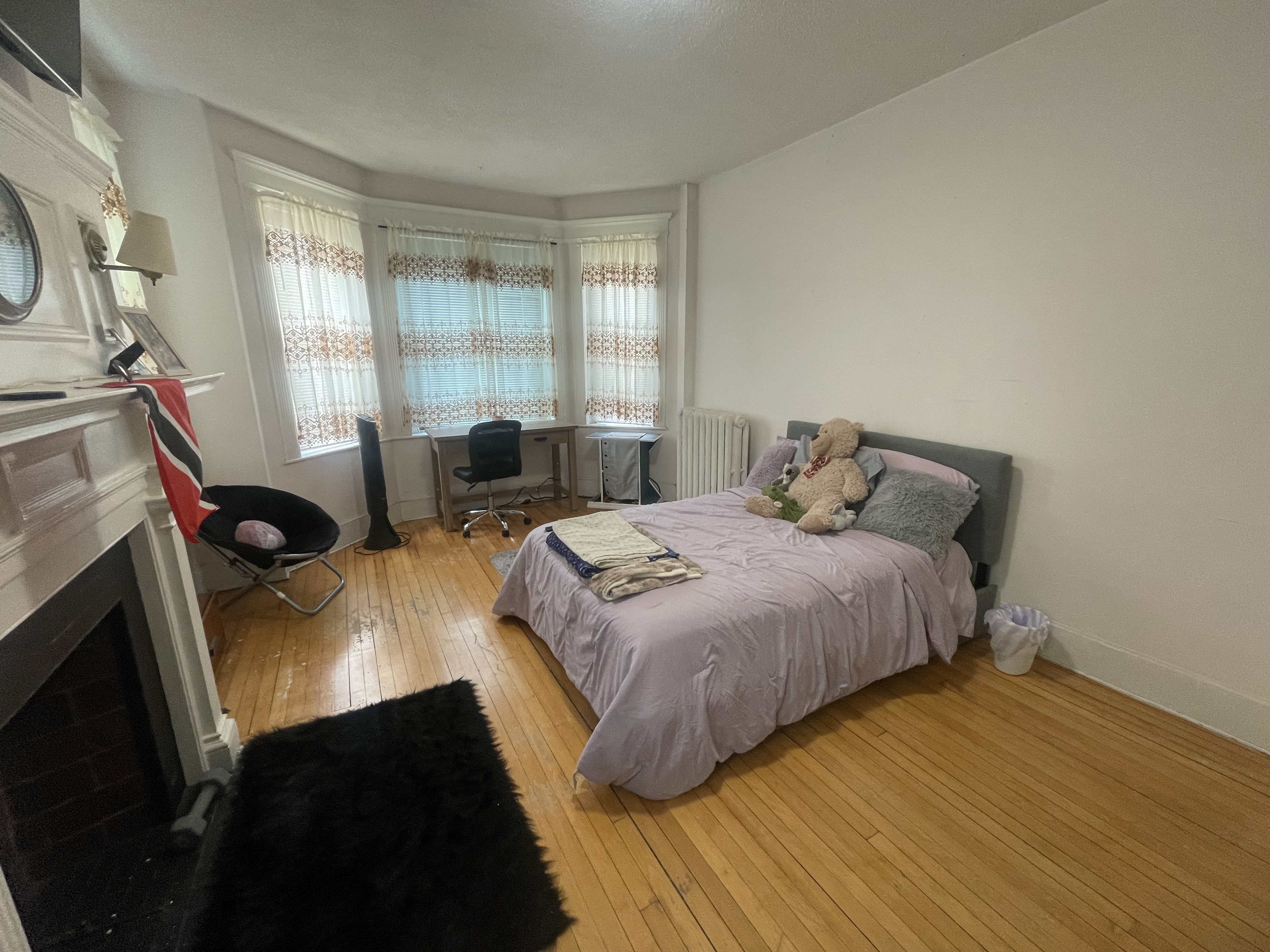 3 bed, 1 bath apartment for rent at 32 Glenville Ave Unit 3, Allston — photo 4 of 8