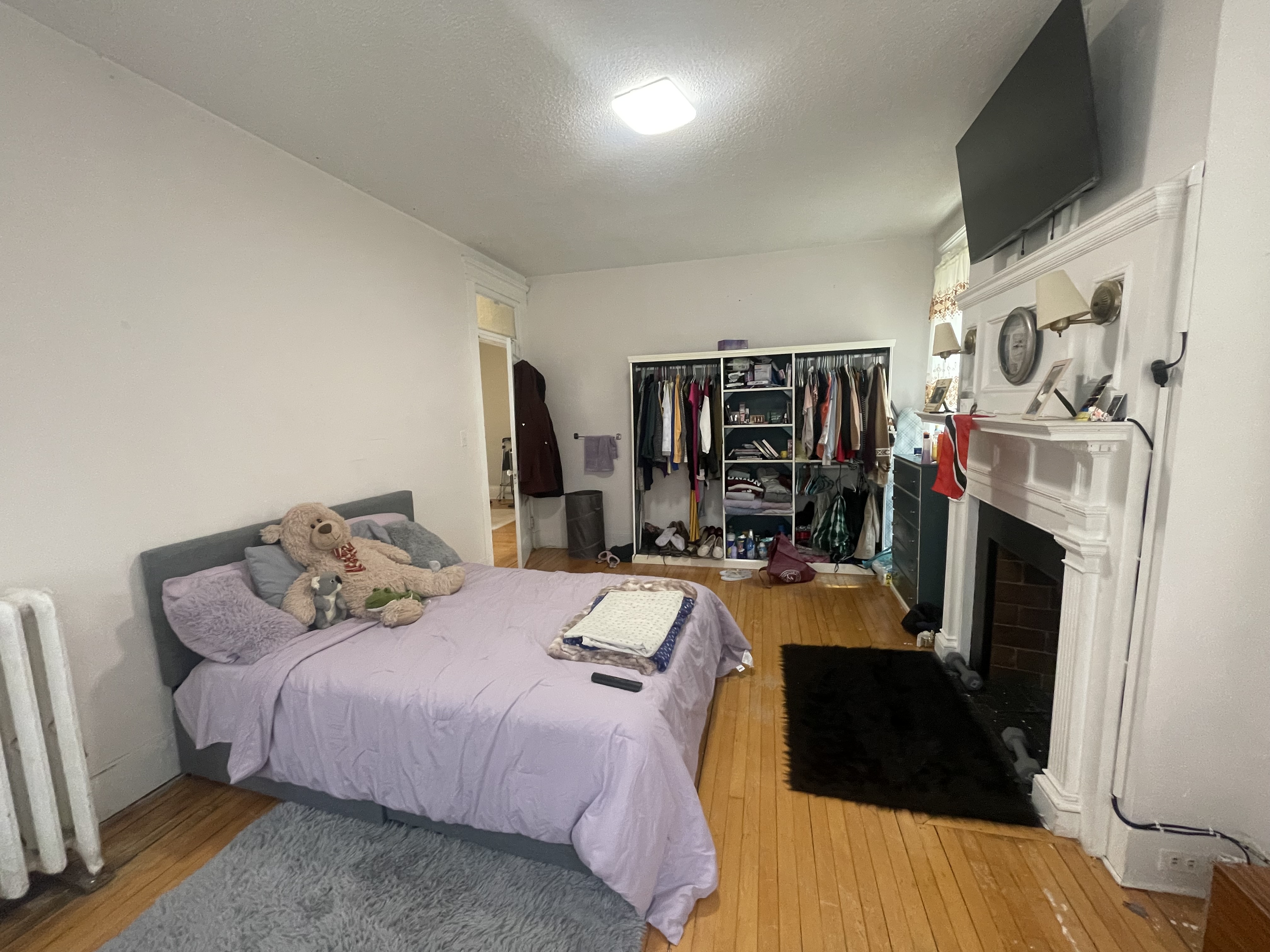 3 bed, 1 bath apartment for rent at 32 Glenville Ave Unit 3, Allston — photo 5 of 8
