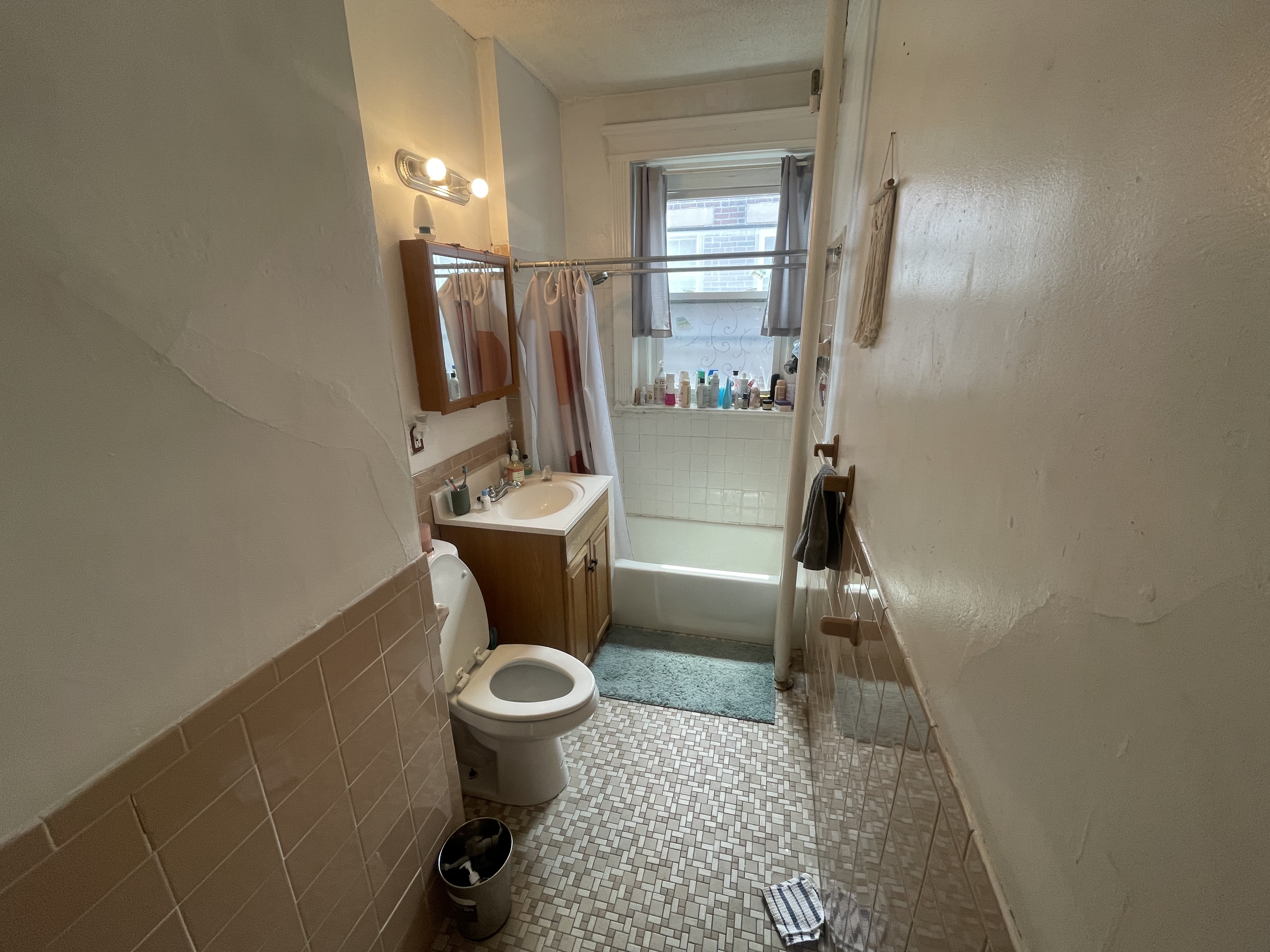 3 bed, 1 bath apartment for rent at 32 Glenville Ave Unit 3, Allston — photo 3 of 8