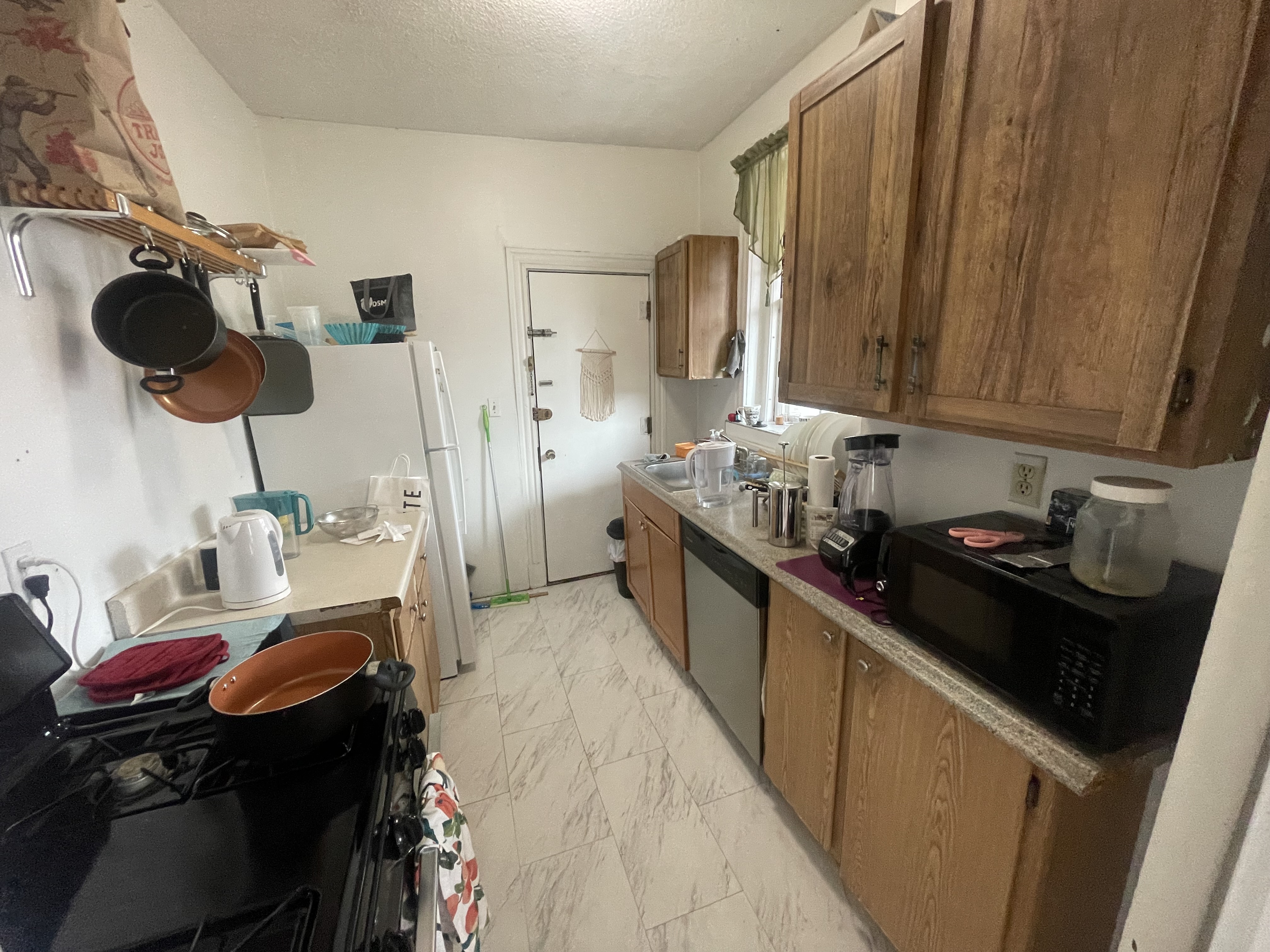 3 bed, 1 bath apartment for rent at 32 Glenville Ave Unit 3, Allston — photo 1 of 8