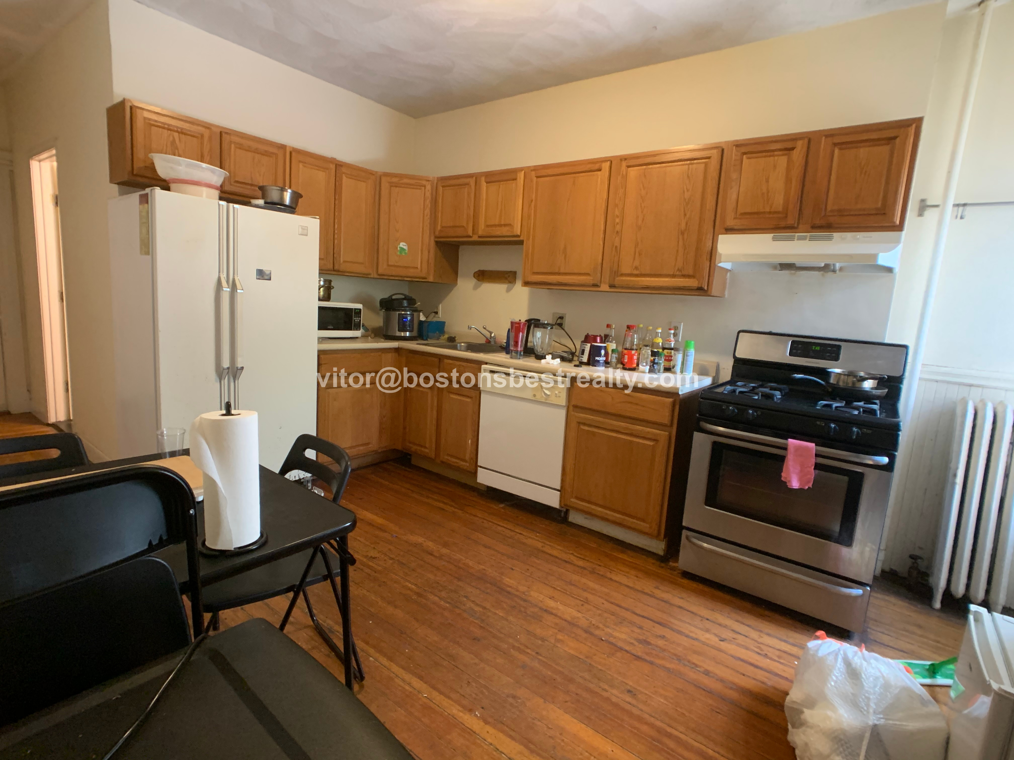 3 bed, 2 bath apartment for rent at 20 Strathmore Rd Unit 1, Washington Square — photo 4 of 15