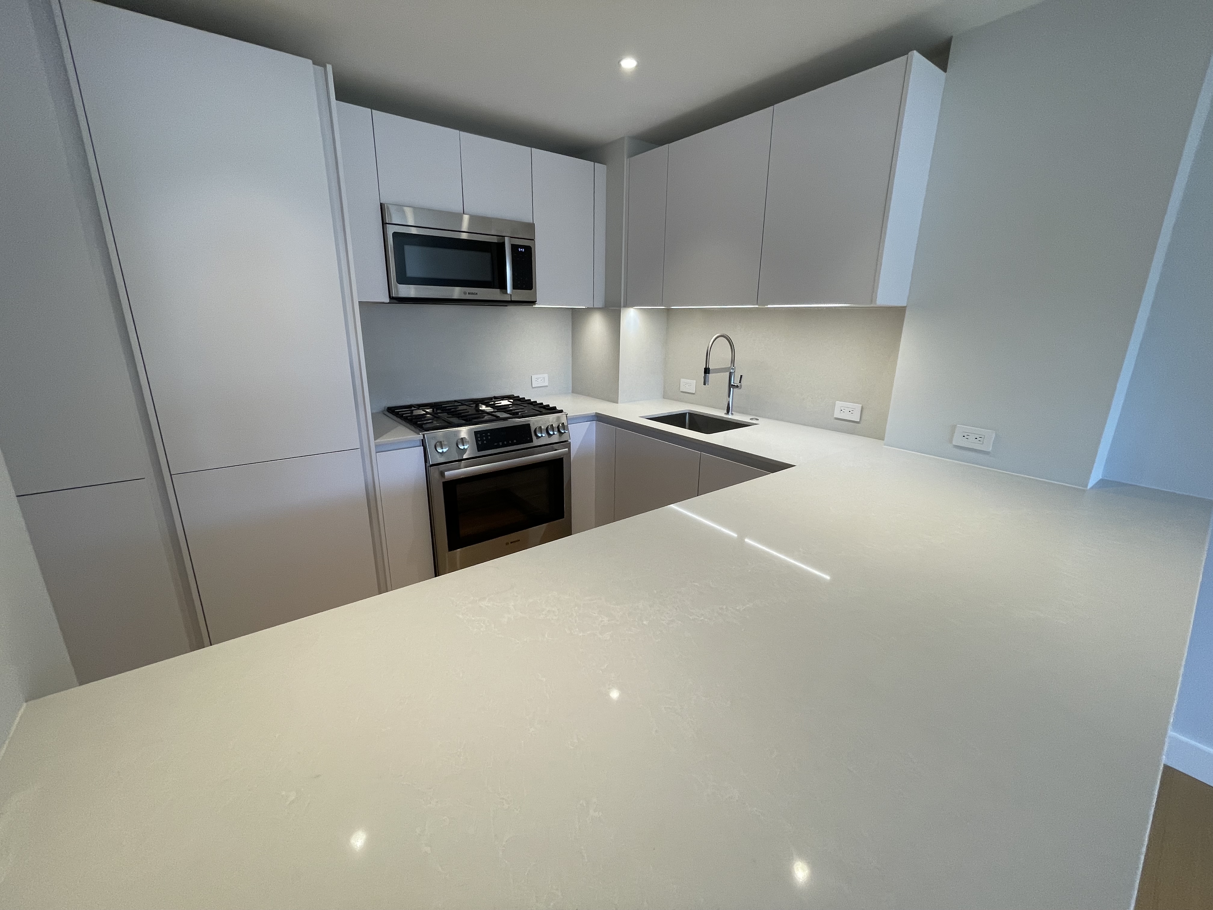 3 bed, 1.5 bath apartment for rent at 1410 Columbia Rd Unit 05B, South Boston — photo 6 of 46
