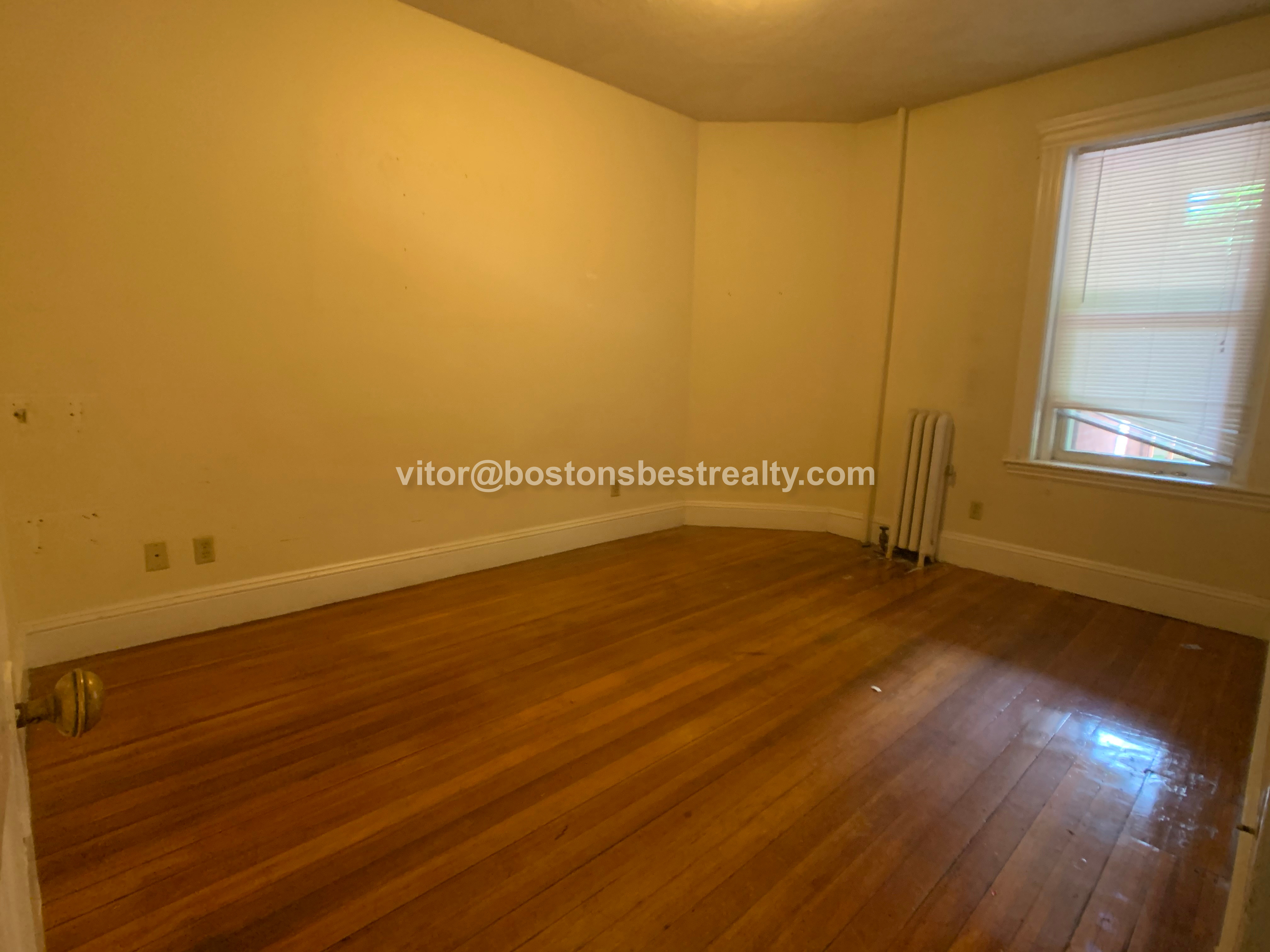 3 bed, 2 bath apartment for rent at 20 Strathmore Rd Unit 1, Washington Square — photo 12 of 15