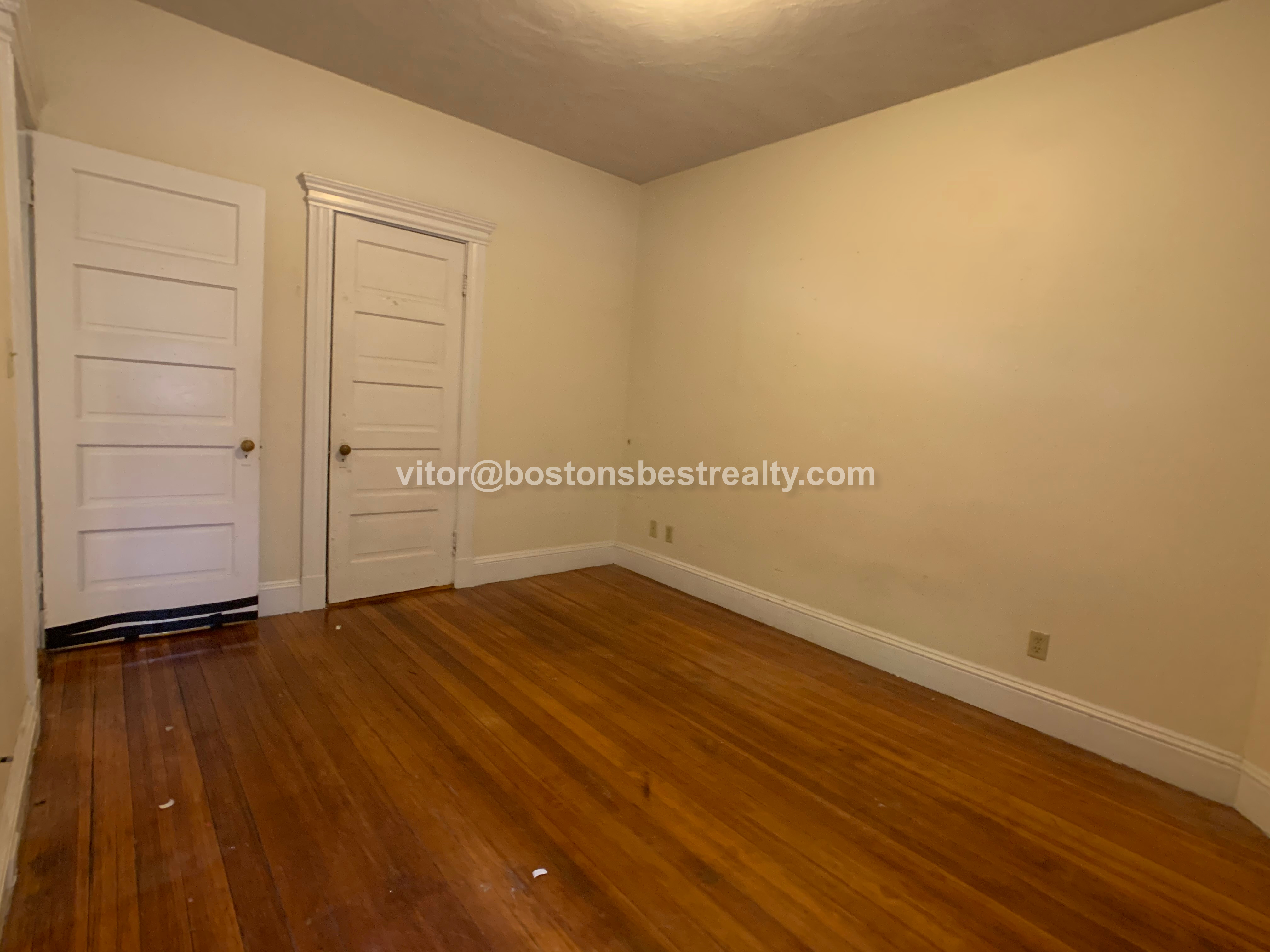 3 bed, 2 bath apartment for rent at 20 Strathmore Rd Unit 1, Washington Square — photo 13 of 15