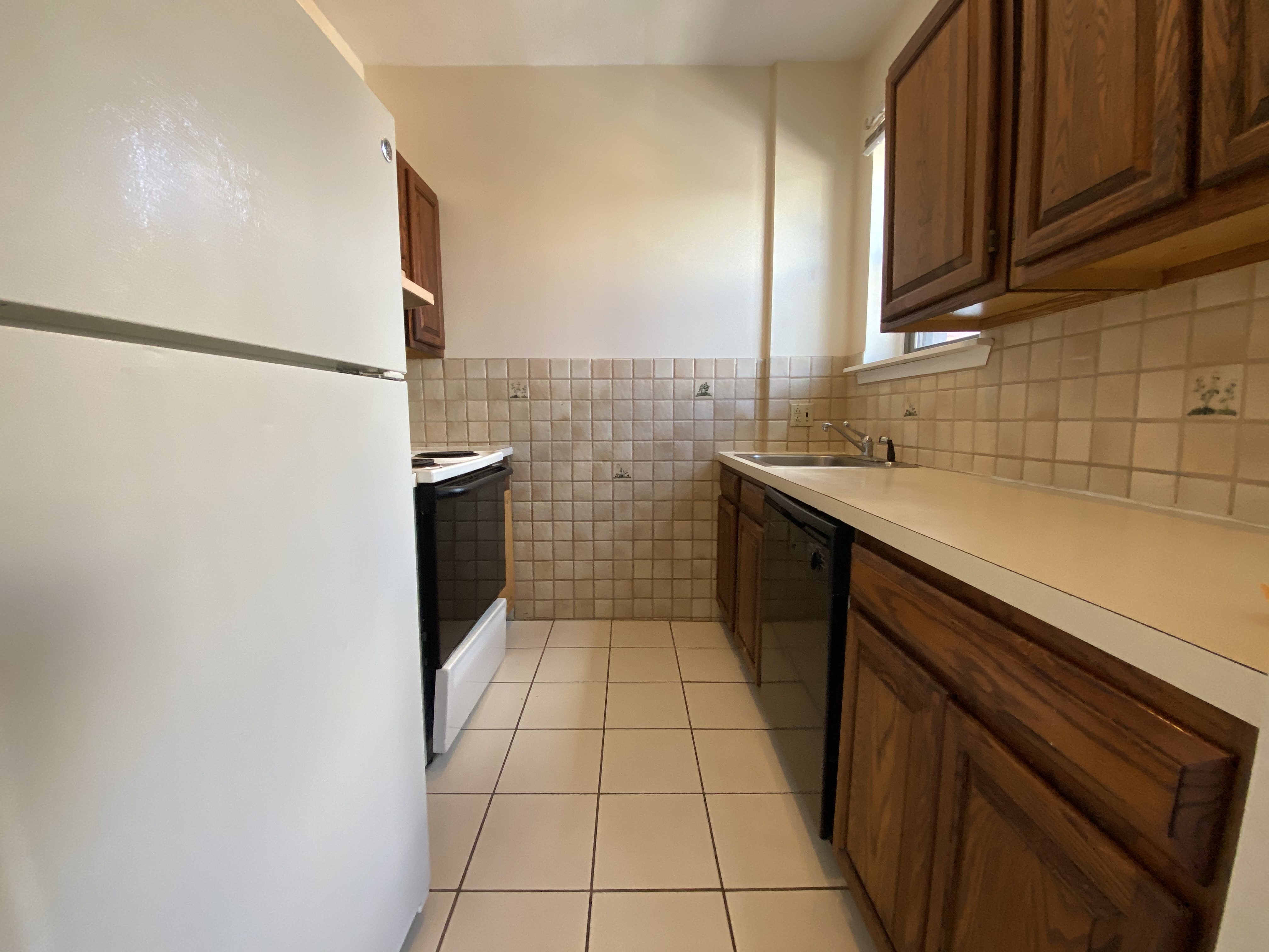 2 bed, 1 bath apartment for rent at 54 Gainsborough St Unit 1, Fenway — photo 3 of 7