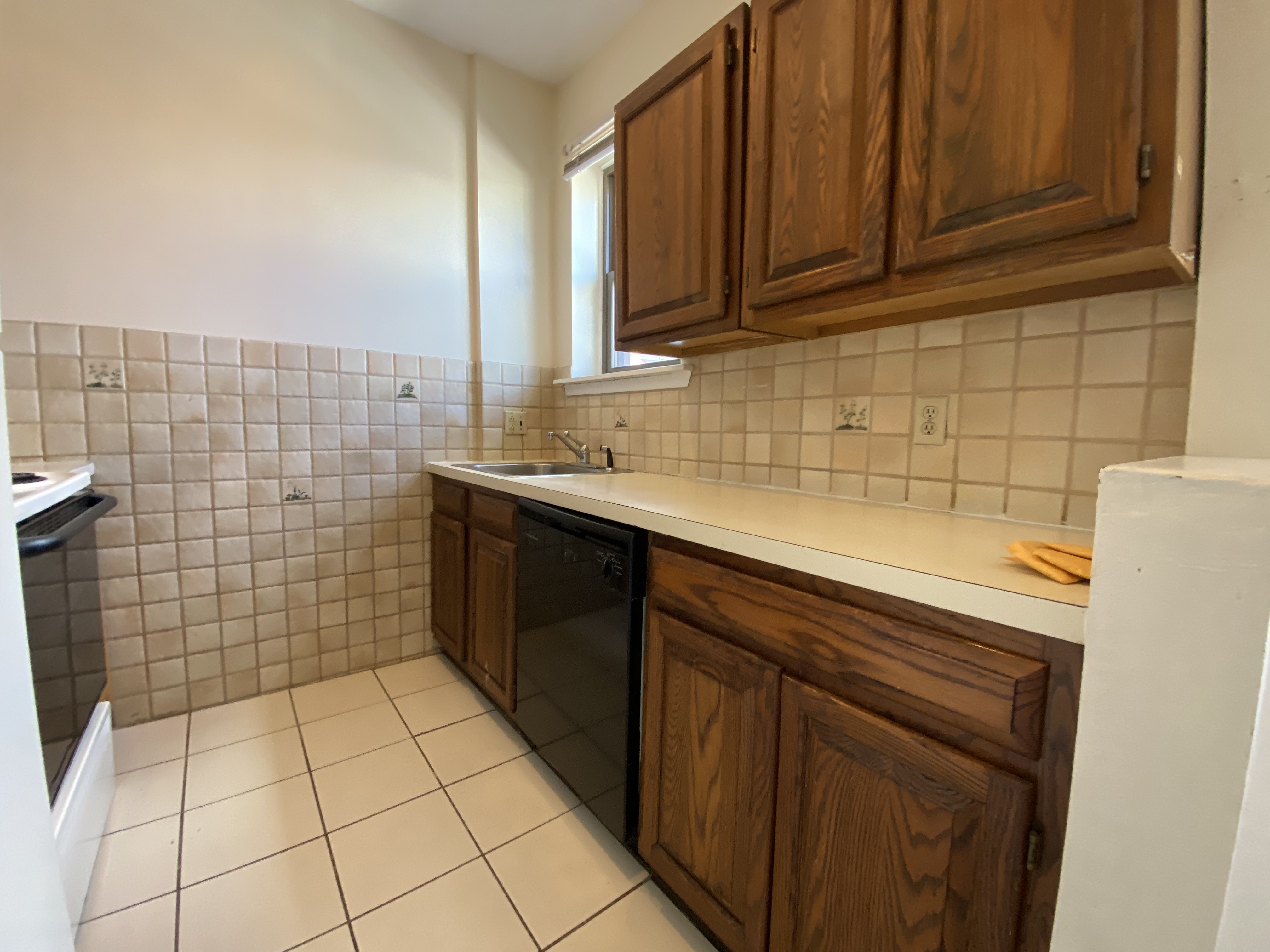 2 bed, 1 bath apartment for rent at 54 Gainsborough St Unit 1, Fenway — photo 4 of 7