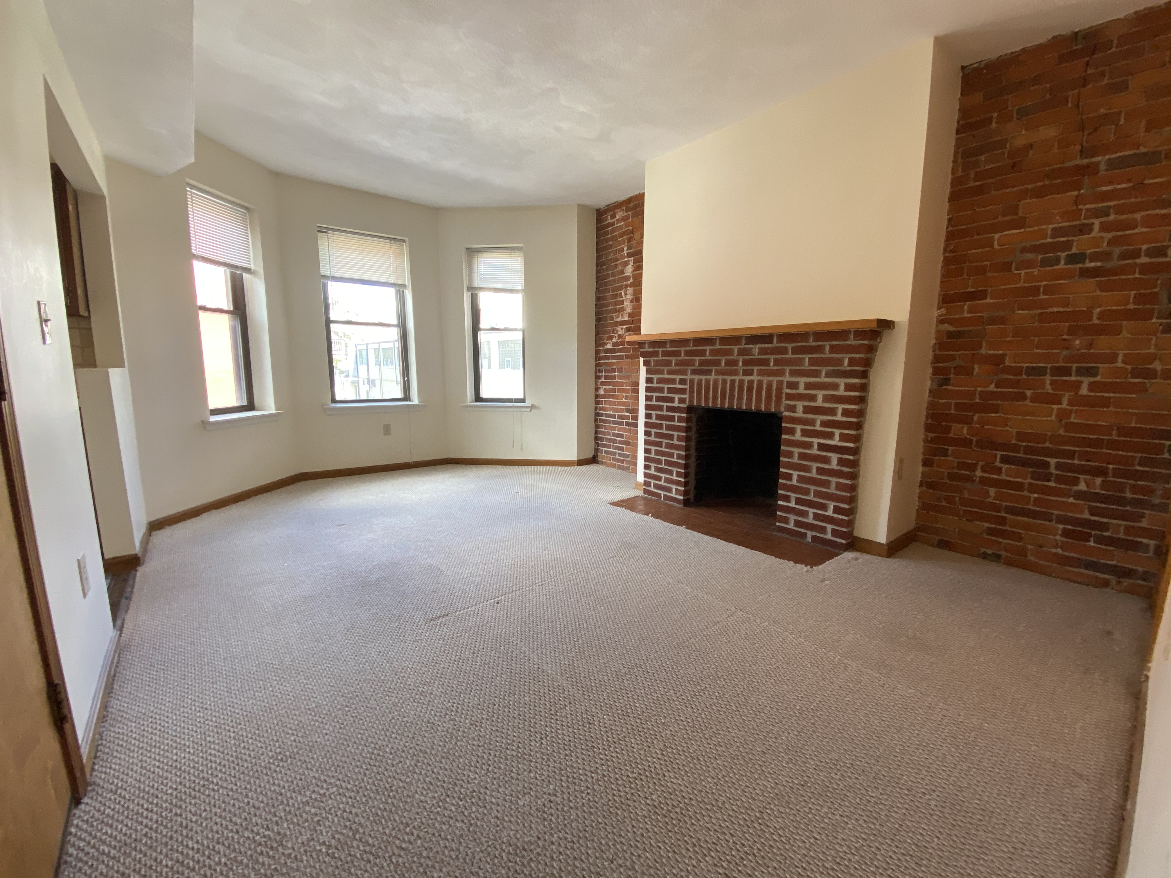 2 bed, 1 bath apartment for rent at 54 Gainsborough St Unit 1, Fenway — photo 2 of 7
