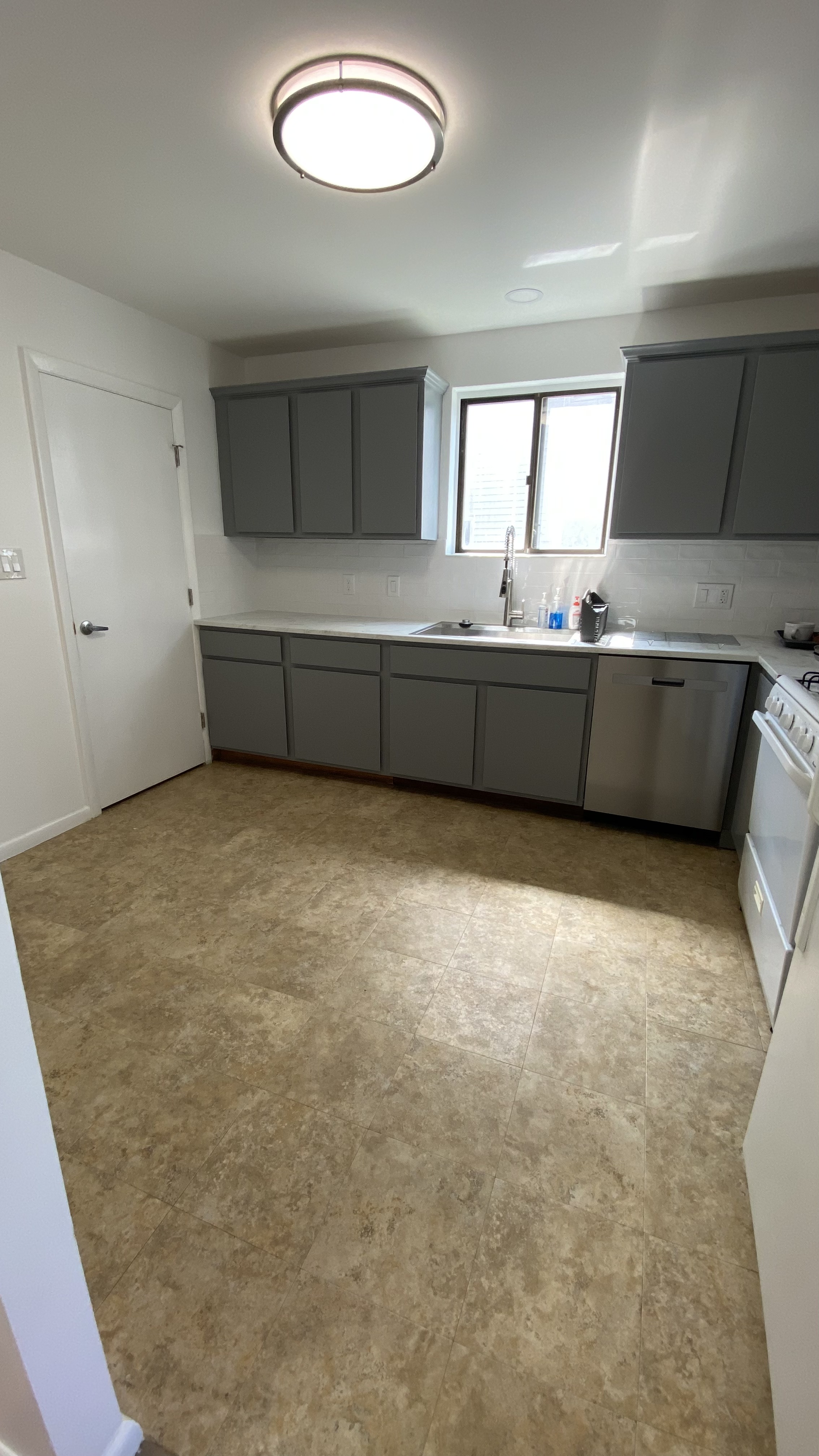 3 bed, 1 bath apartment for rent at 60 Nonantum St Unit 1, Brighton — photo 1 of 8