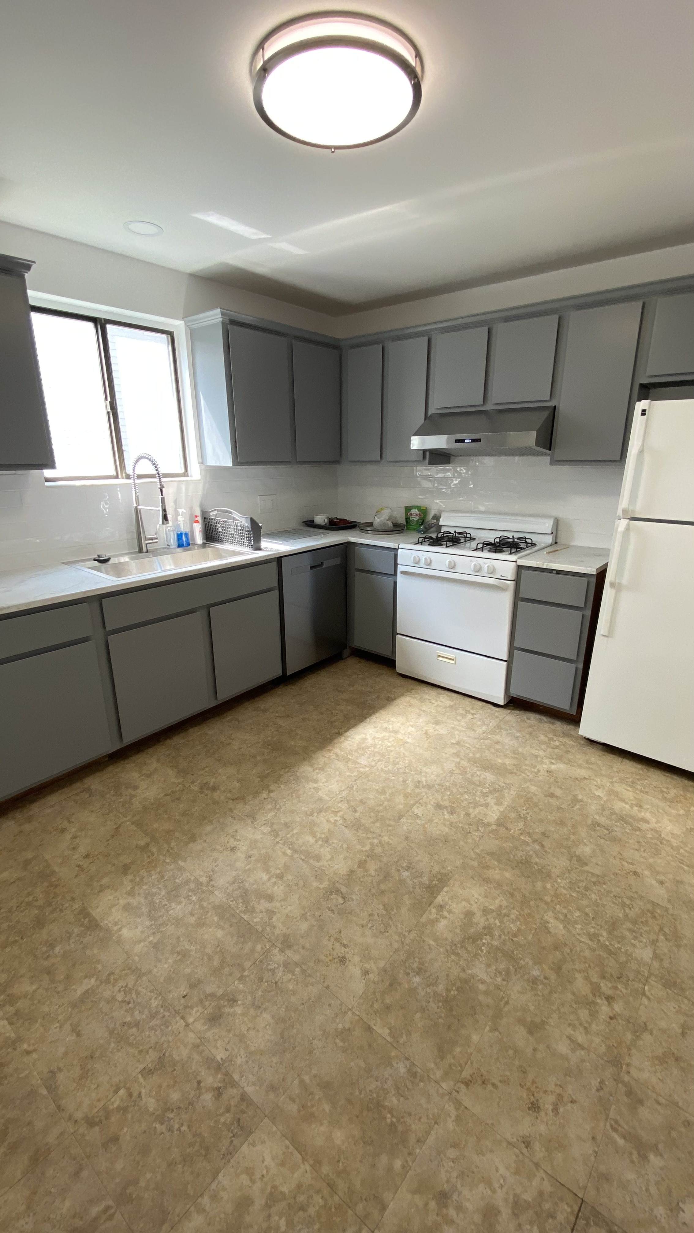 3 bed, 1 bath apartment for rent at 60 Nonantum St Unit 1, Brighton — photo 2 of 8