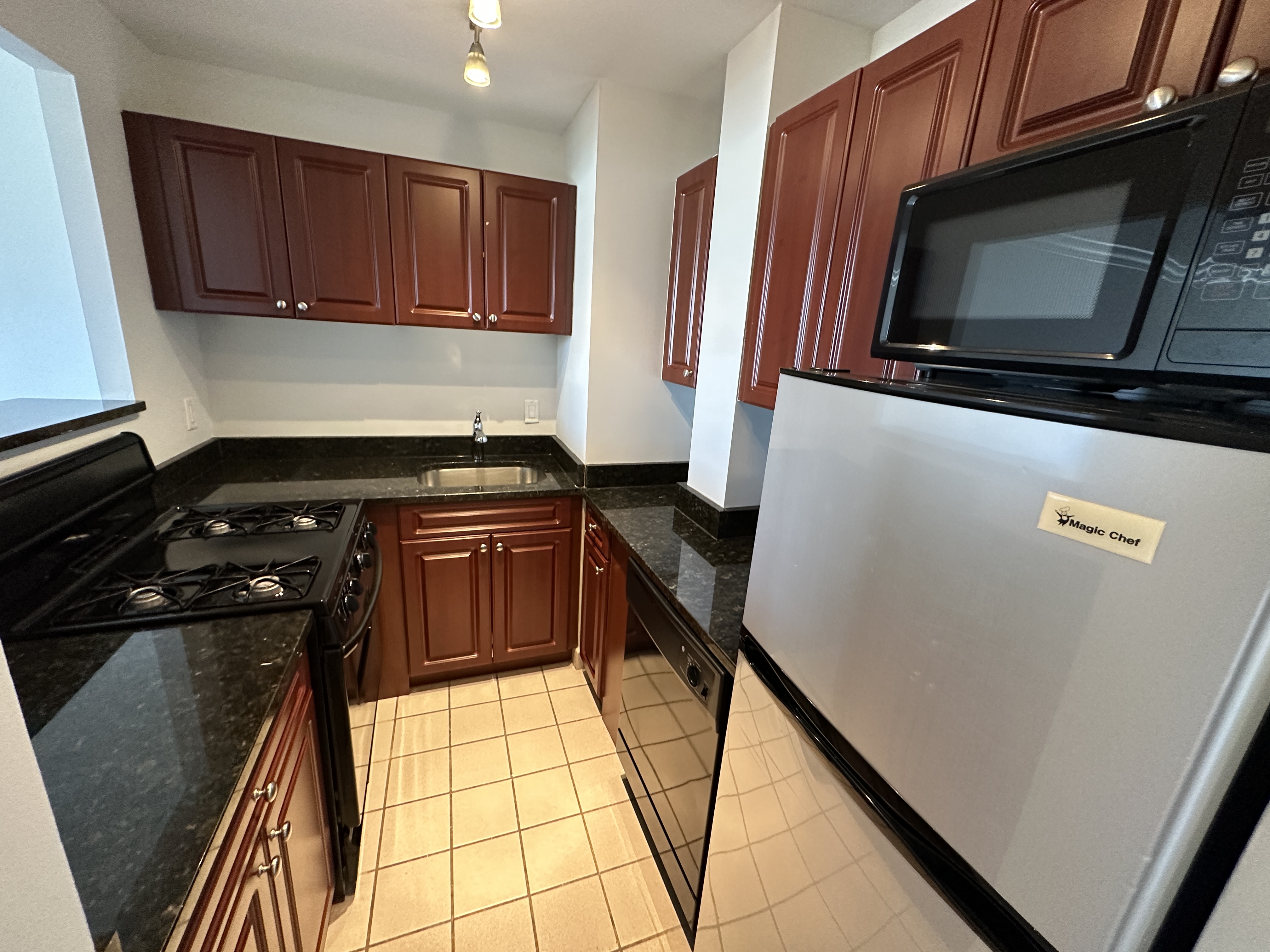 1 bed, 1 bath apartment for rent at 1410 Columbia Rd Unit 12ACFB, South Boston — photo 5 of 35