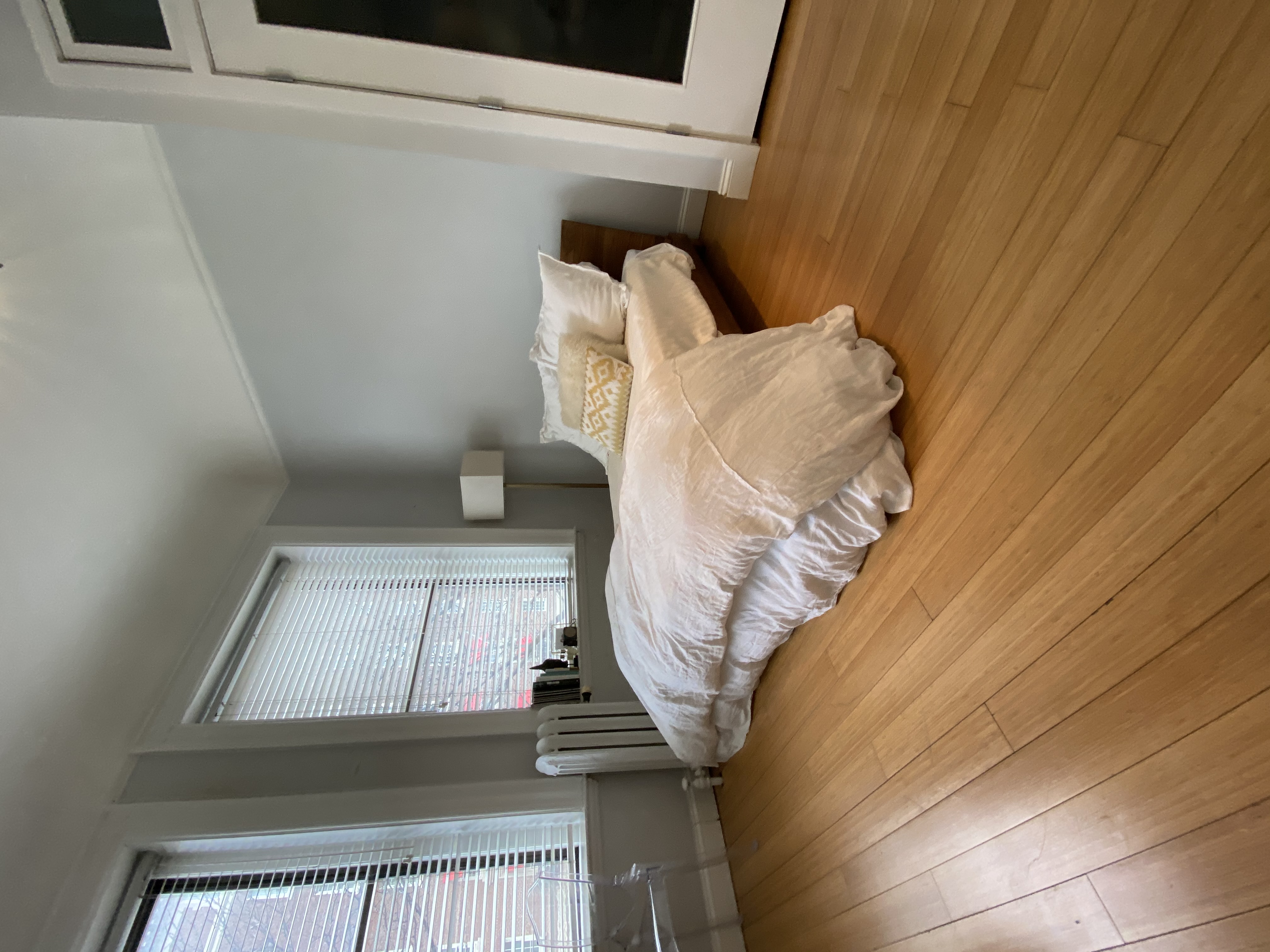 Studio bed, 1 bath apartment for rent at 366 Commonwealth Ave Unit 2L, Back Bay — photo 3 of 23