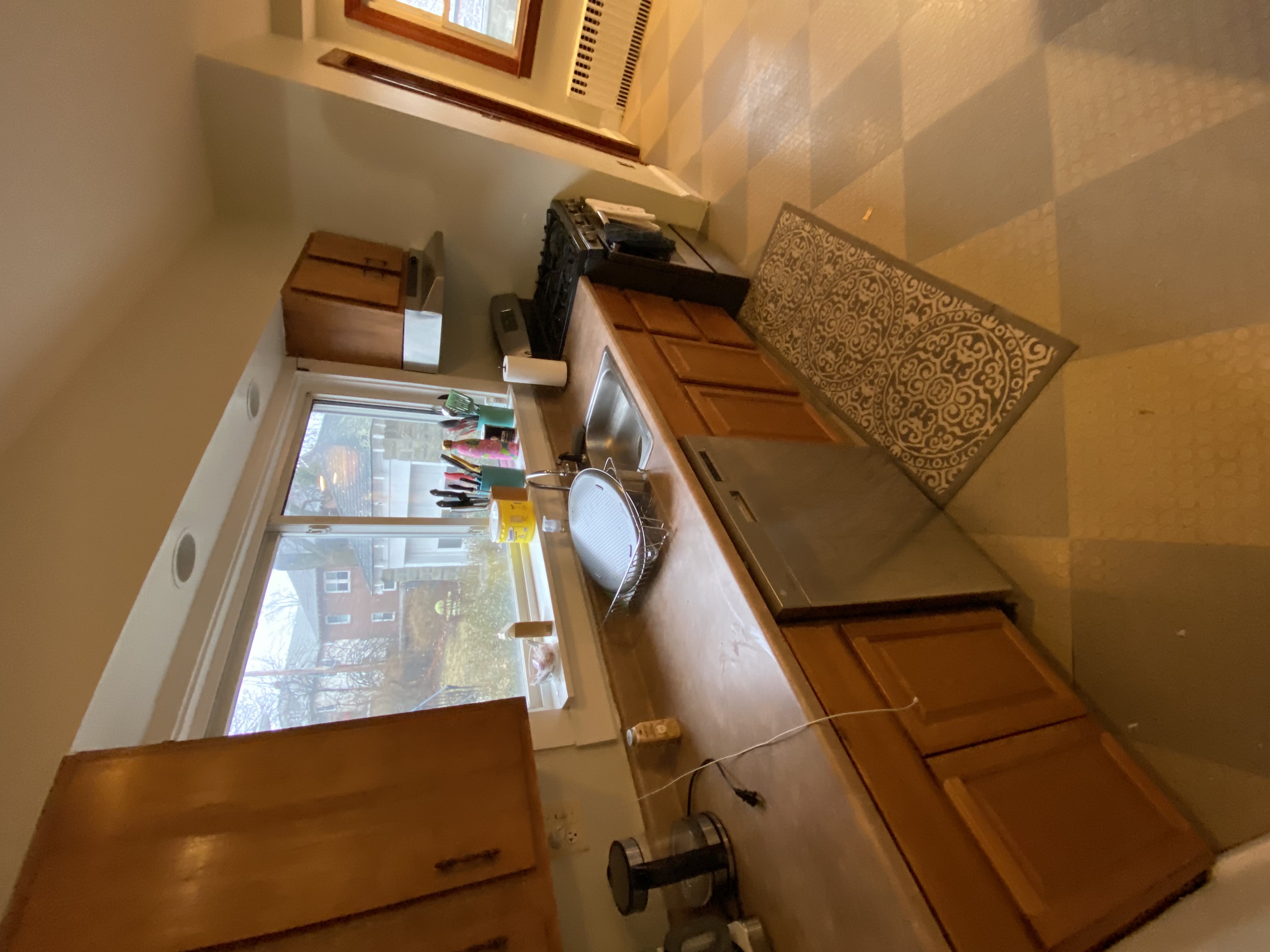 3 bed, 1.5 bath apartment for rent at 204 Chiswick Rd Unit 1, Brighton — photo 21 of 30