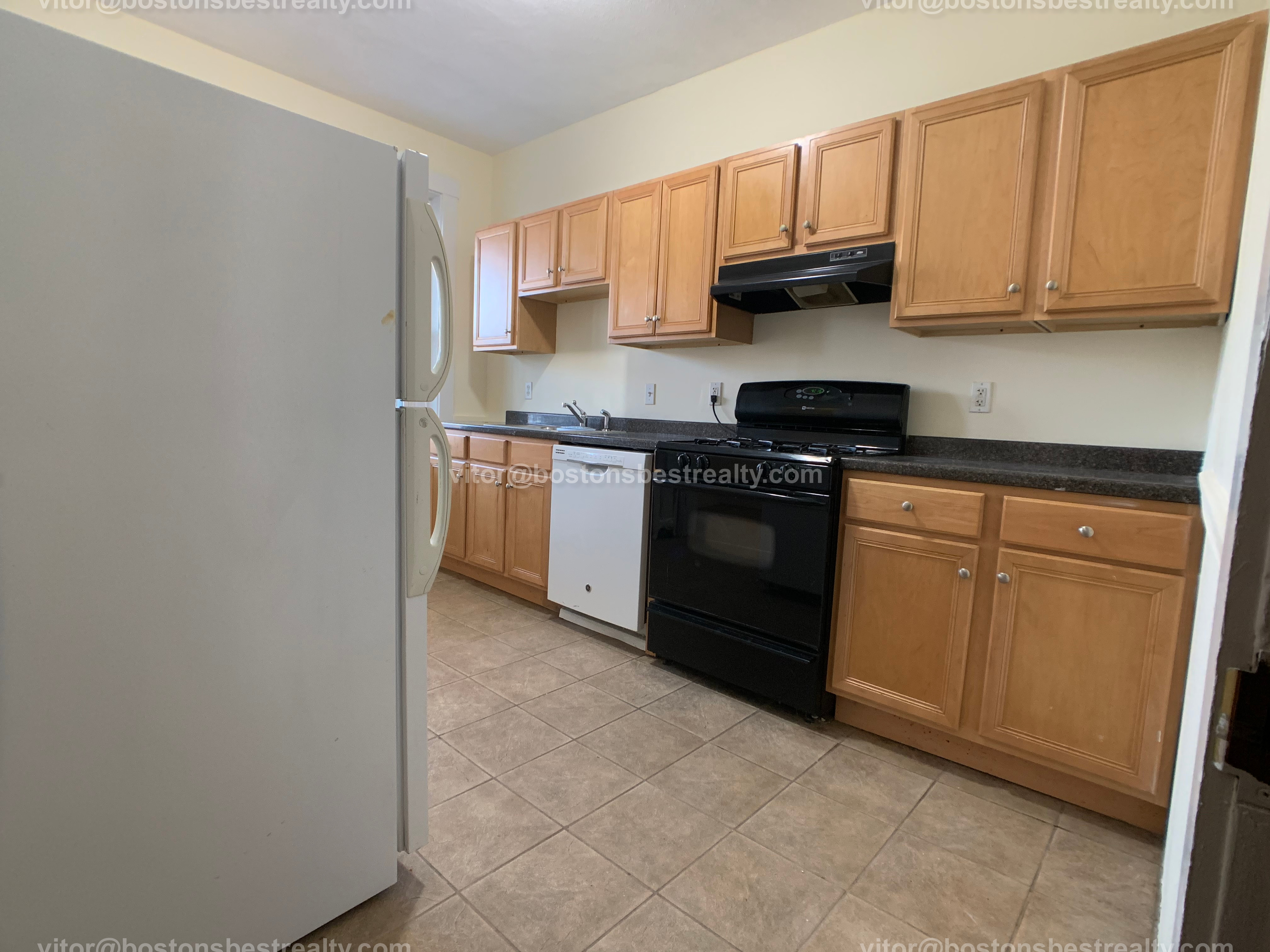 4 bed, 1 bath apartment for rent at 92 University Rd Unit 2, Washington Square — photo 17 of 25