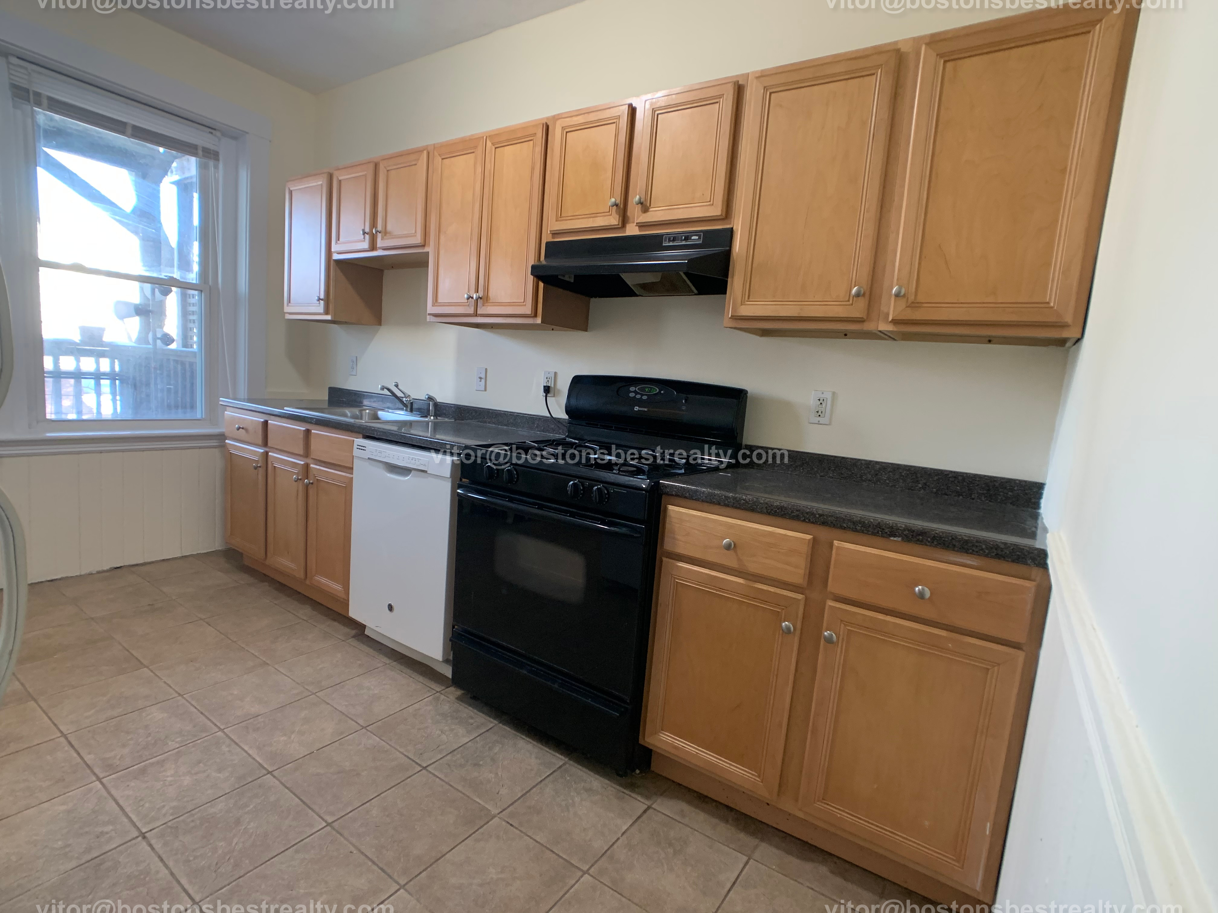 4 bed, 1 bath apartment for rent at 92 University Rd Unit 2, Washington Square — photo 18 of 25