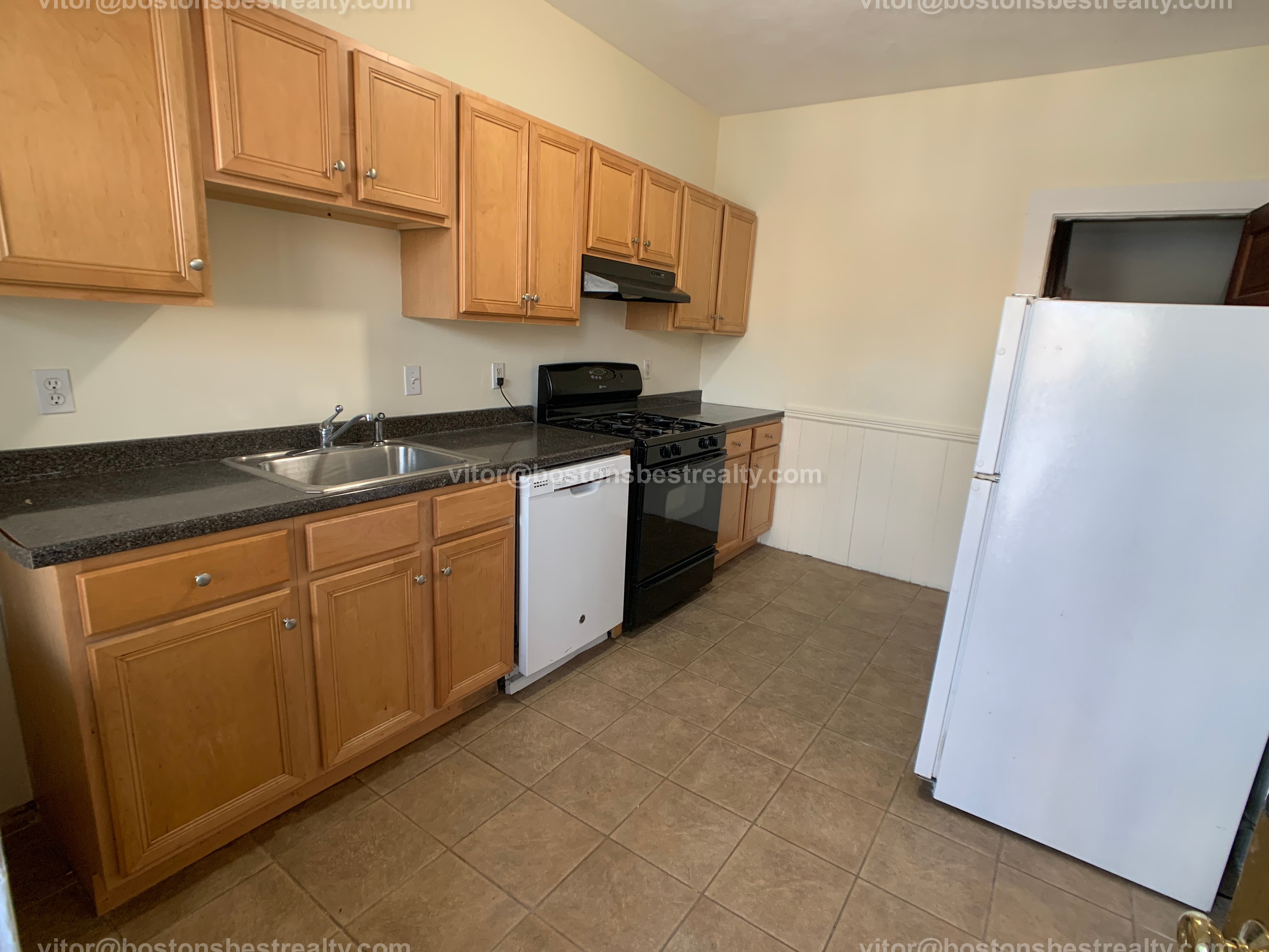4 bed, 1 bath apartment for rent at 92 University Rd Unit 2, Washington Square — photo 20 of 25