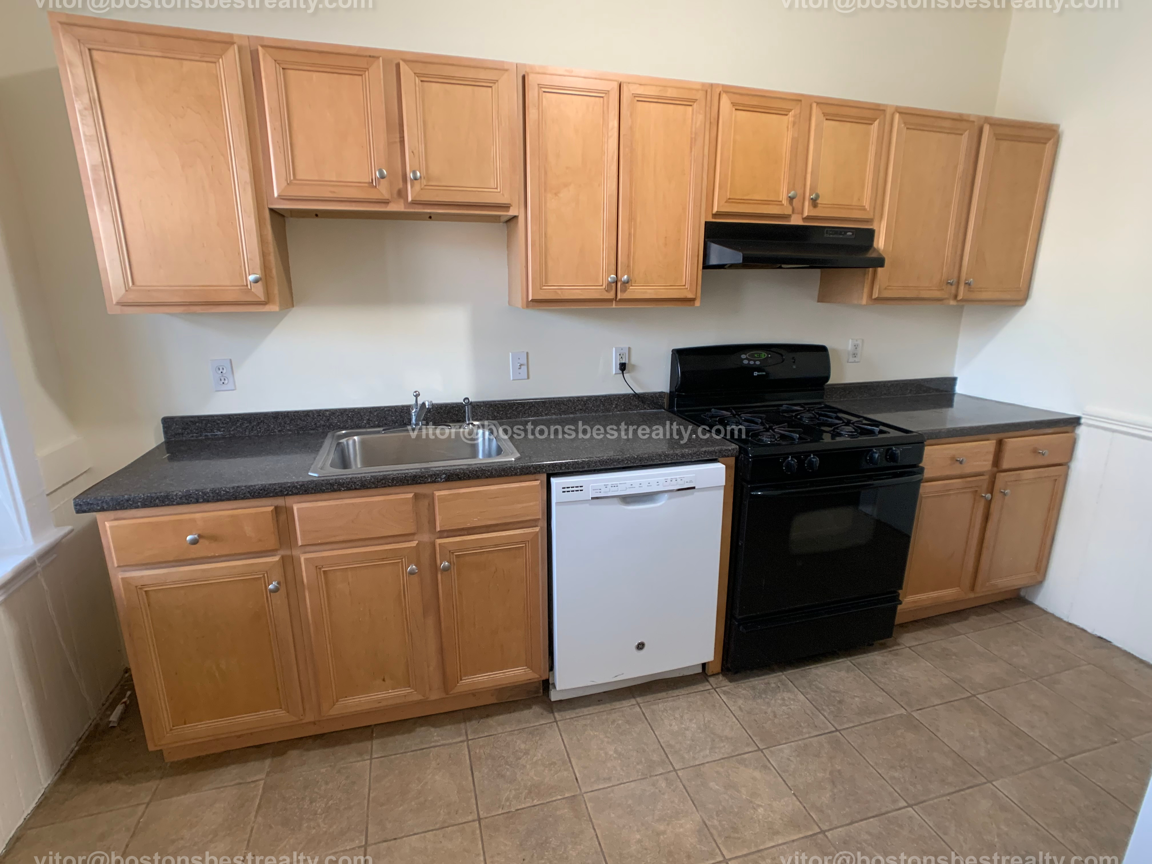 4 bed, 1 bath apartment for rent at 92 University Rd Unit 2, Washington Square — photo 22 of 25