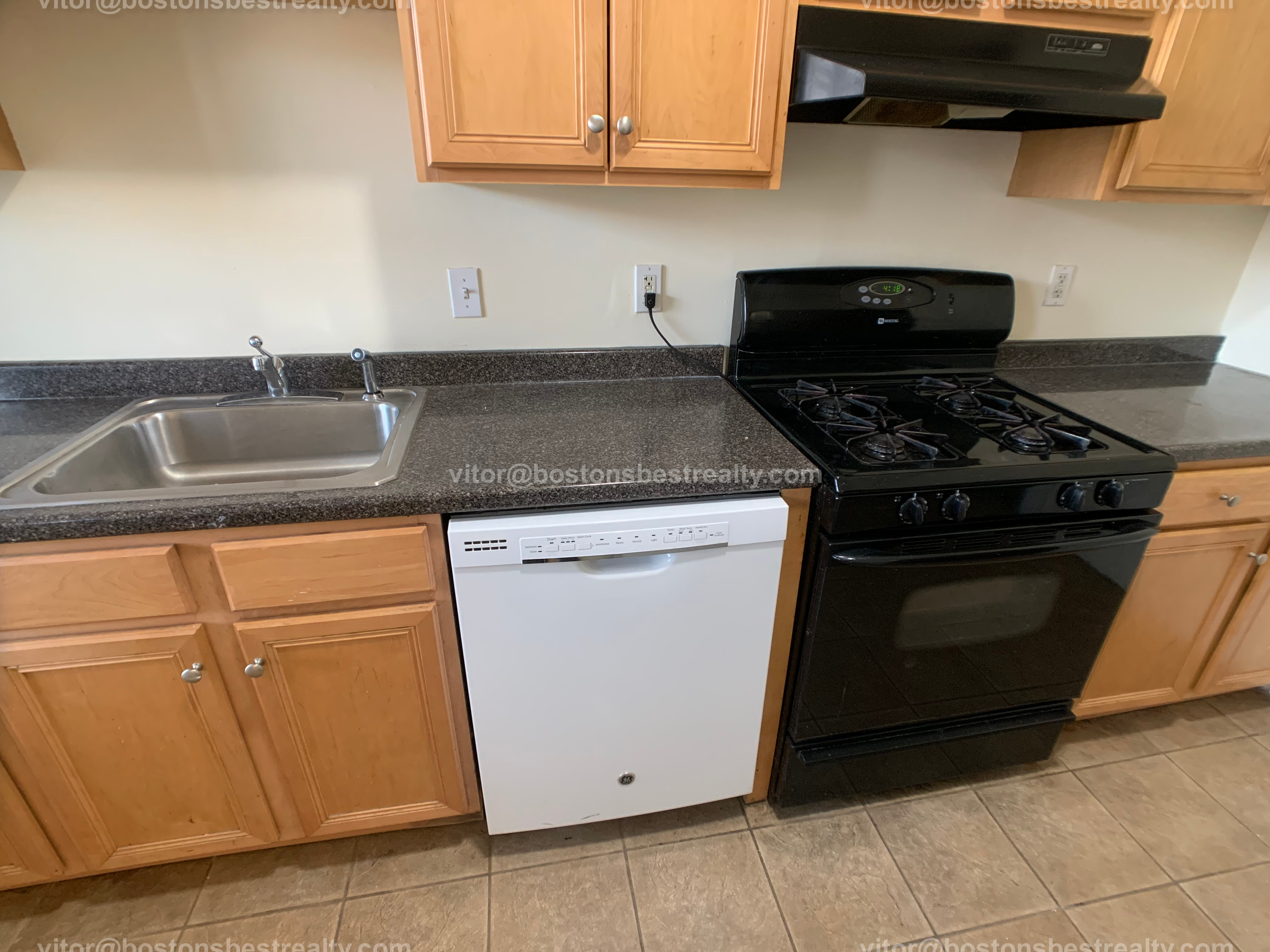 4 bed, 1 bath apartment for rent at 92 University Rd Unit 2, Washington Square — photo 23 of 25