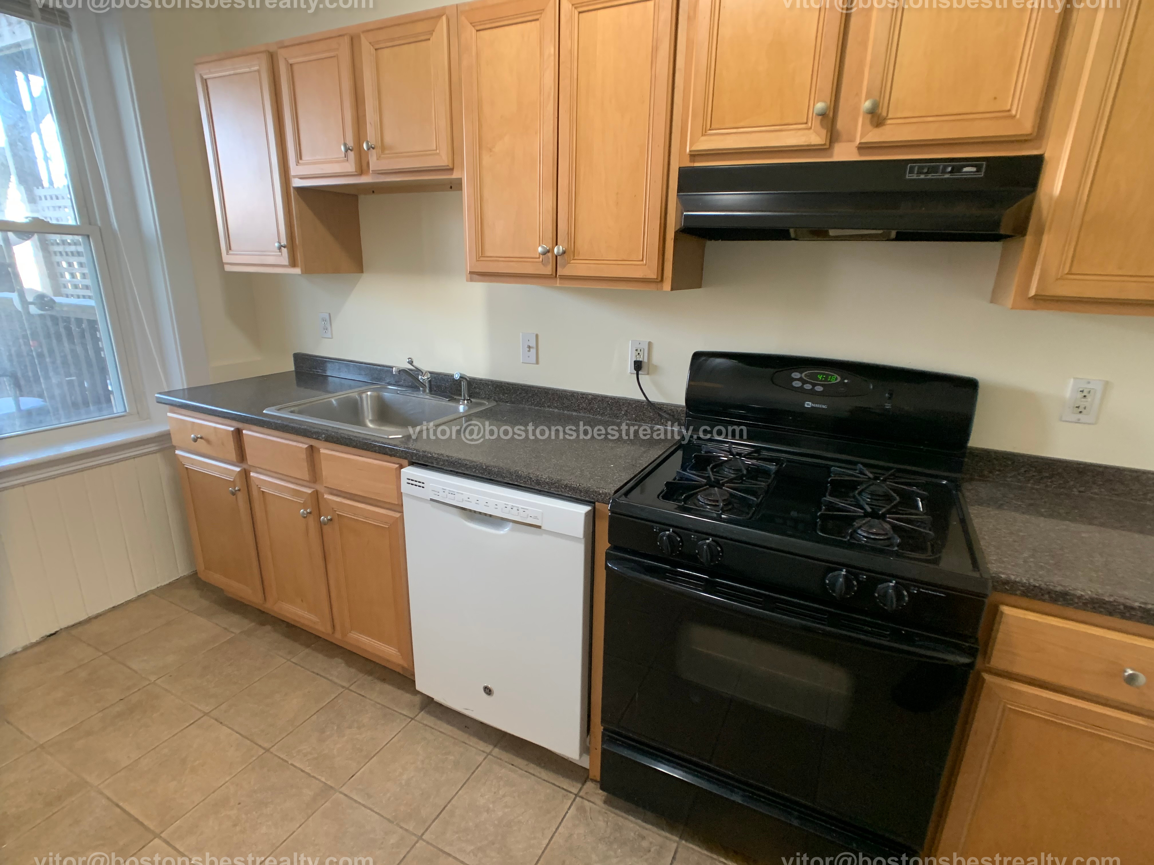 4 bed, 1 bath apartment for rent at 92 University Rd Unit 2, Washington Square — photo 24 of 25