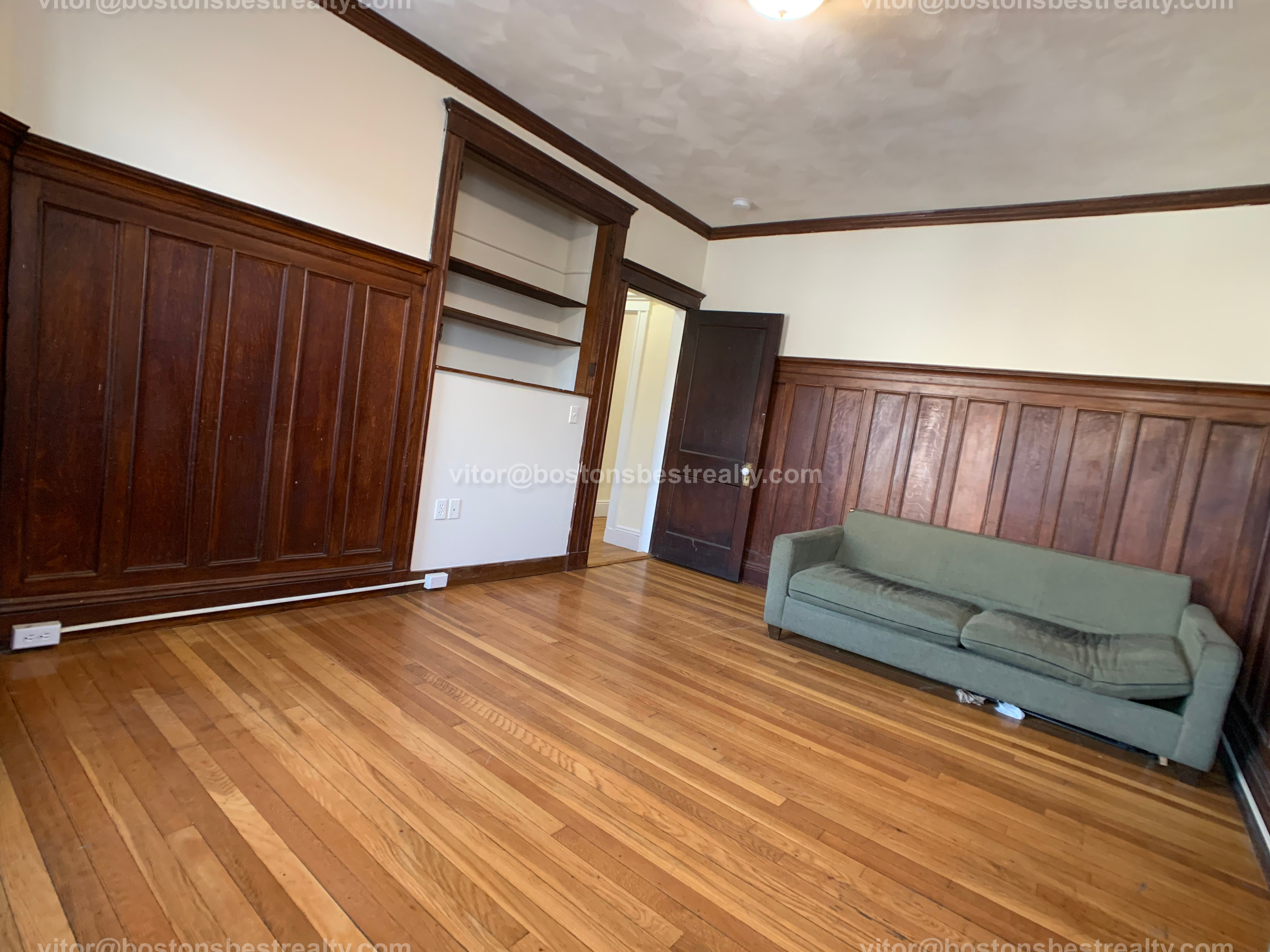 4 bed, 1 bath apartment for rent at 92 University Rd Unit 2, Washington Square — photo 3 of 25